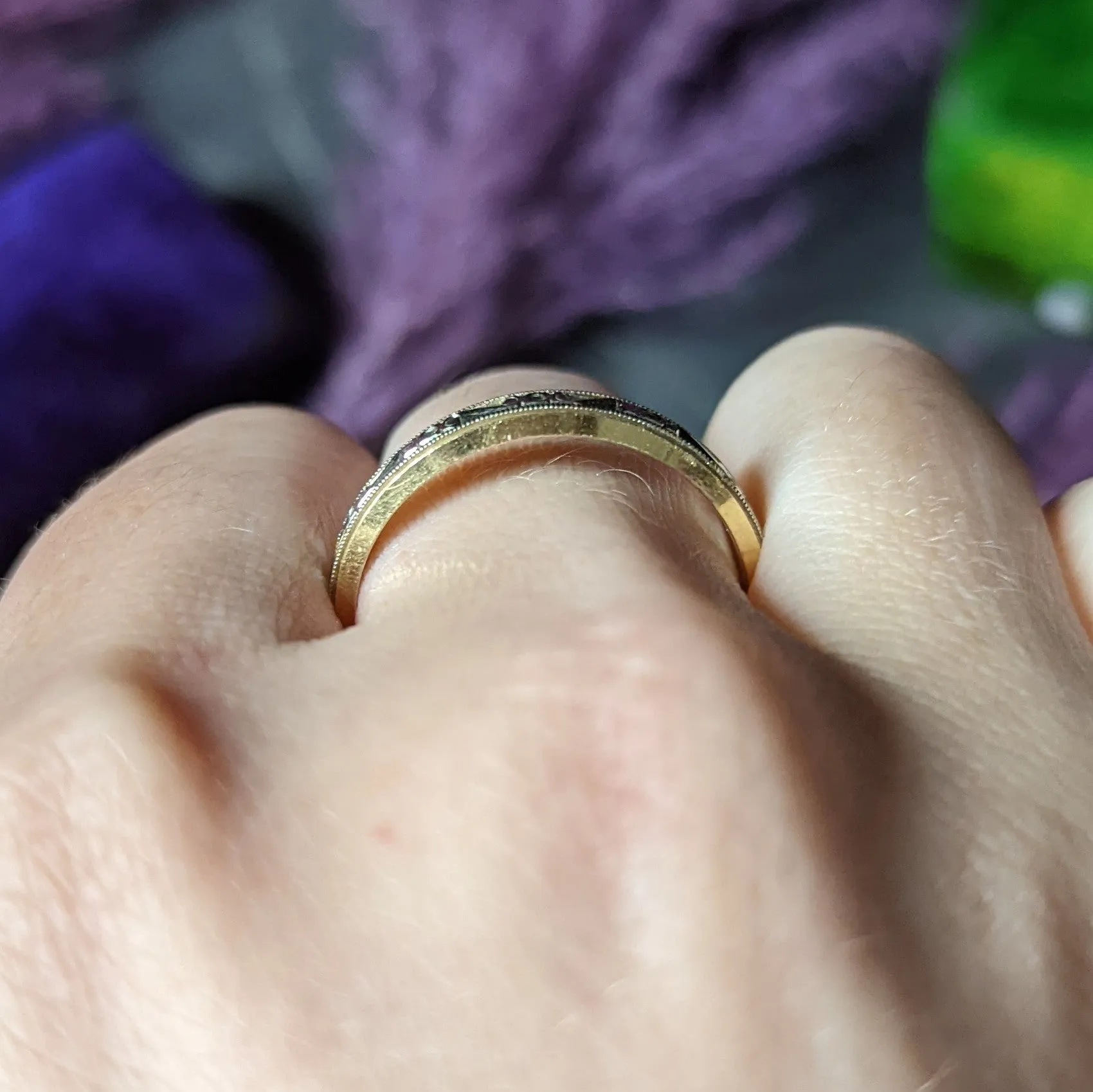 1990's Platinum 14 Karat Gold Unisex Scrolling Vintage Band Ring