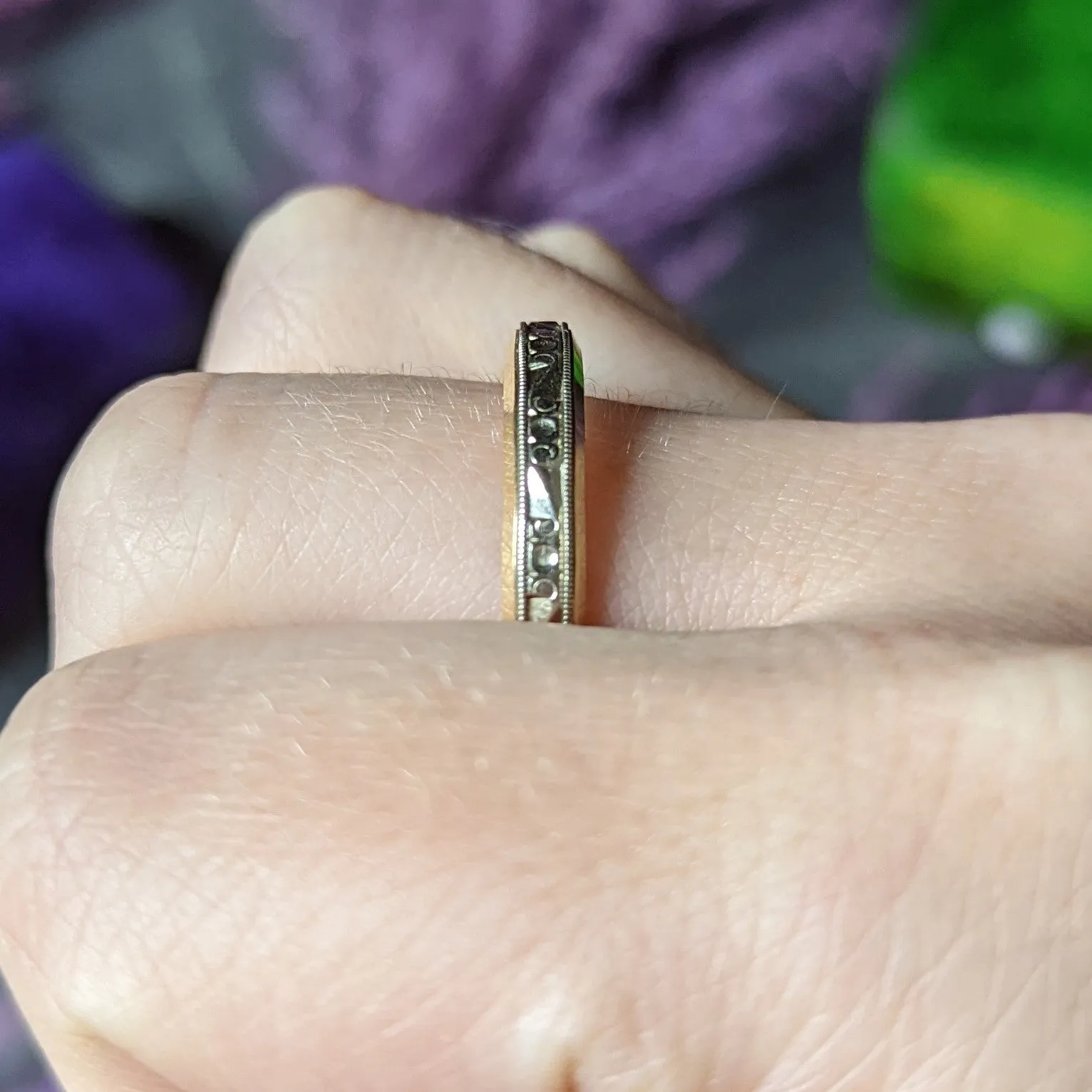 1990's Platinum 14 Karat Gold Unisex Scrolling Vintage Band Ring