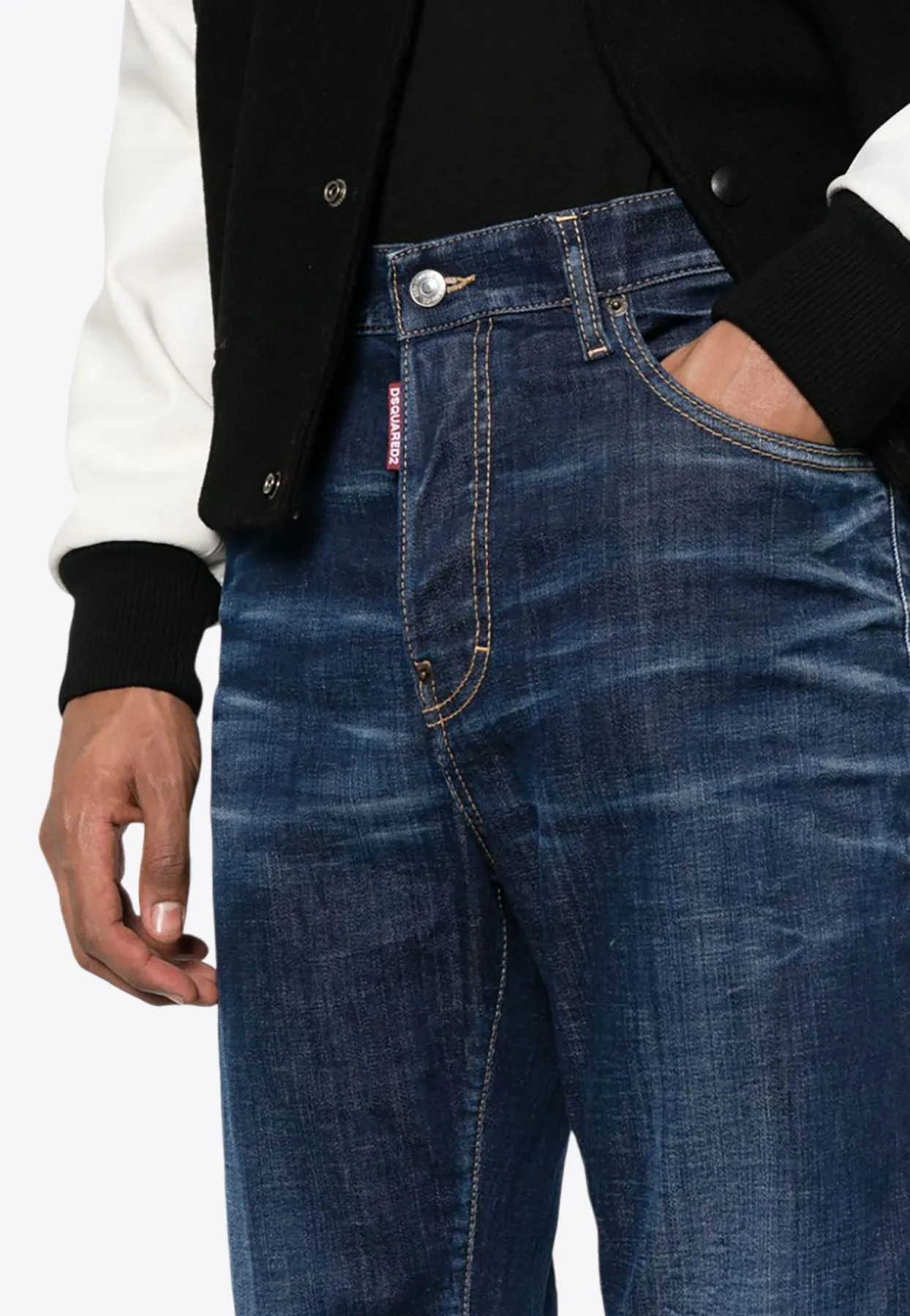 642 Dark Pressed Wash Jeans
