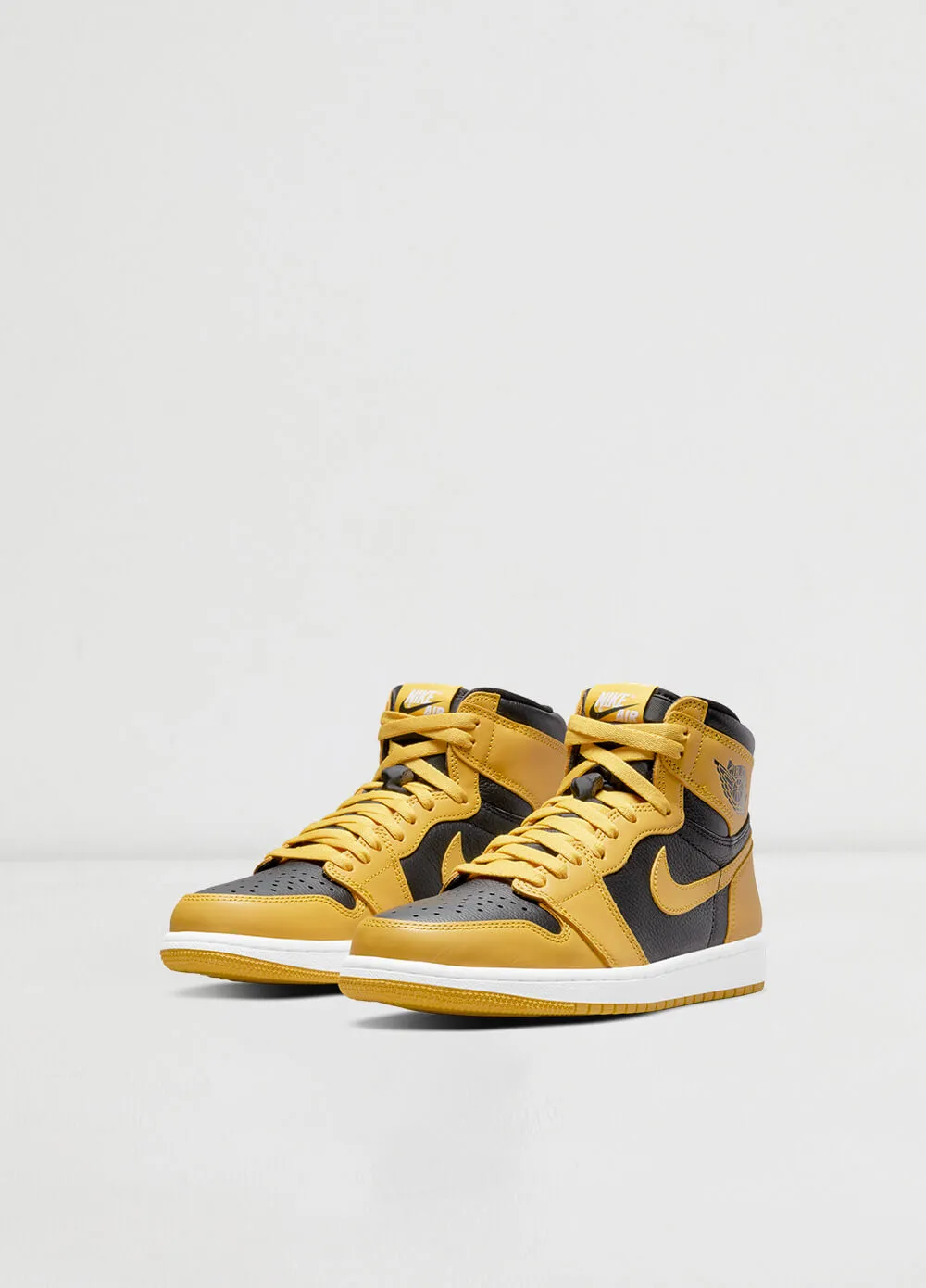 Air Jordan 1 Retro High Sneakers