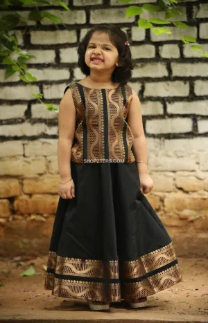 Black Skirt And Top With Back Tie-Up Style
