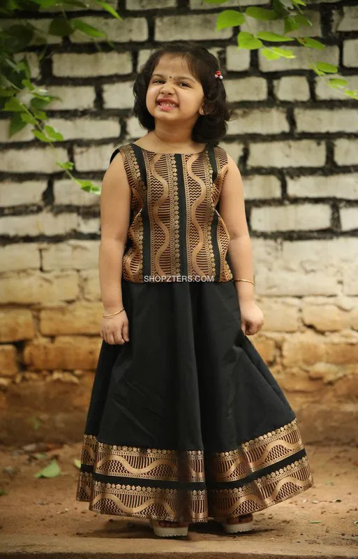 Black Skirt And Top With Back Tie-Up Style