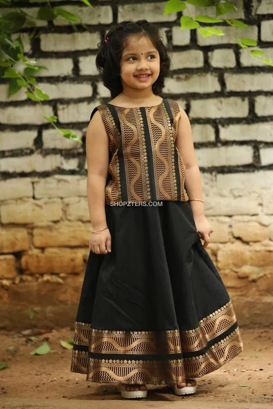 Black Skirt And Top With Back Tie-Up Style