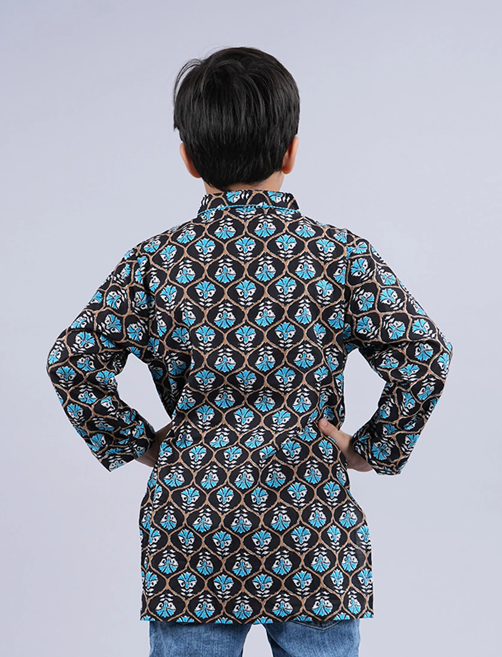 Boys 100% Cotton Ethnic Motif Jaipuri Short Kurta With Front Embroidery