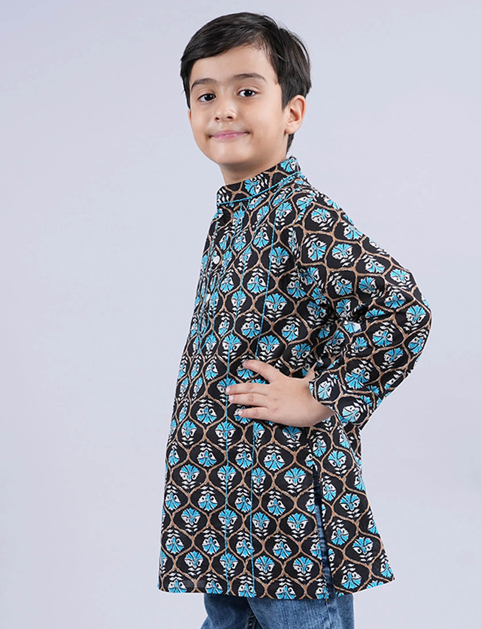Boys 100% Cotton Ethnic Motif Jaipuri Short Kurta With Front Embroidery