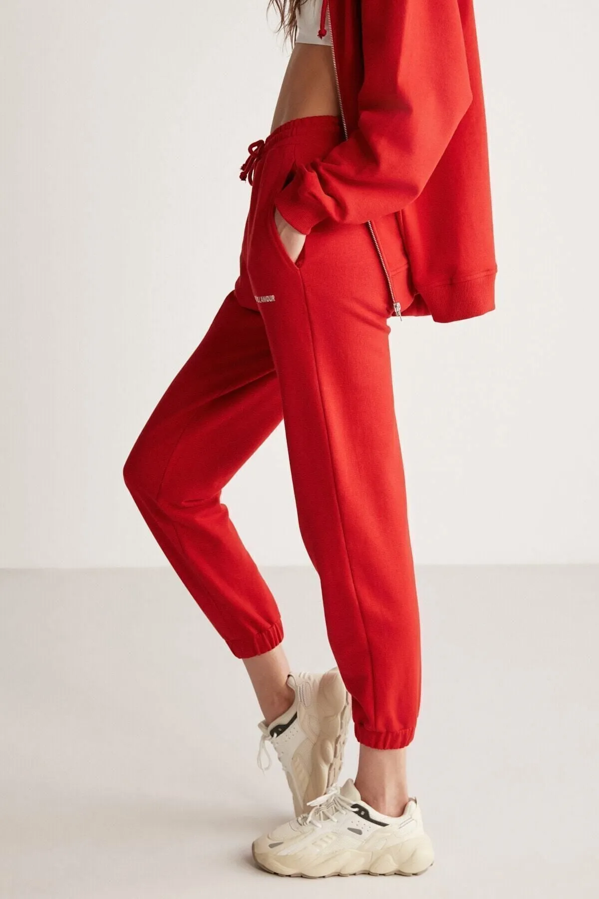 Carroline women comfortable cutting embroidery waist and trotters with rubber red tracksuits six
