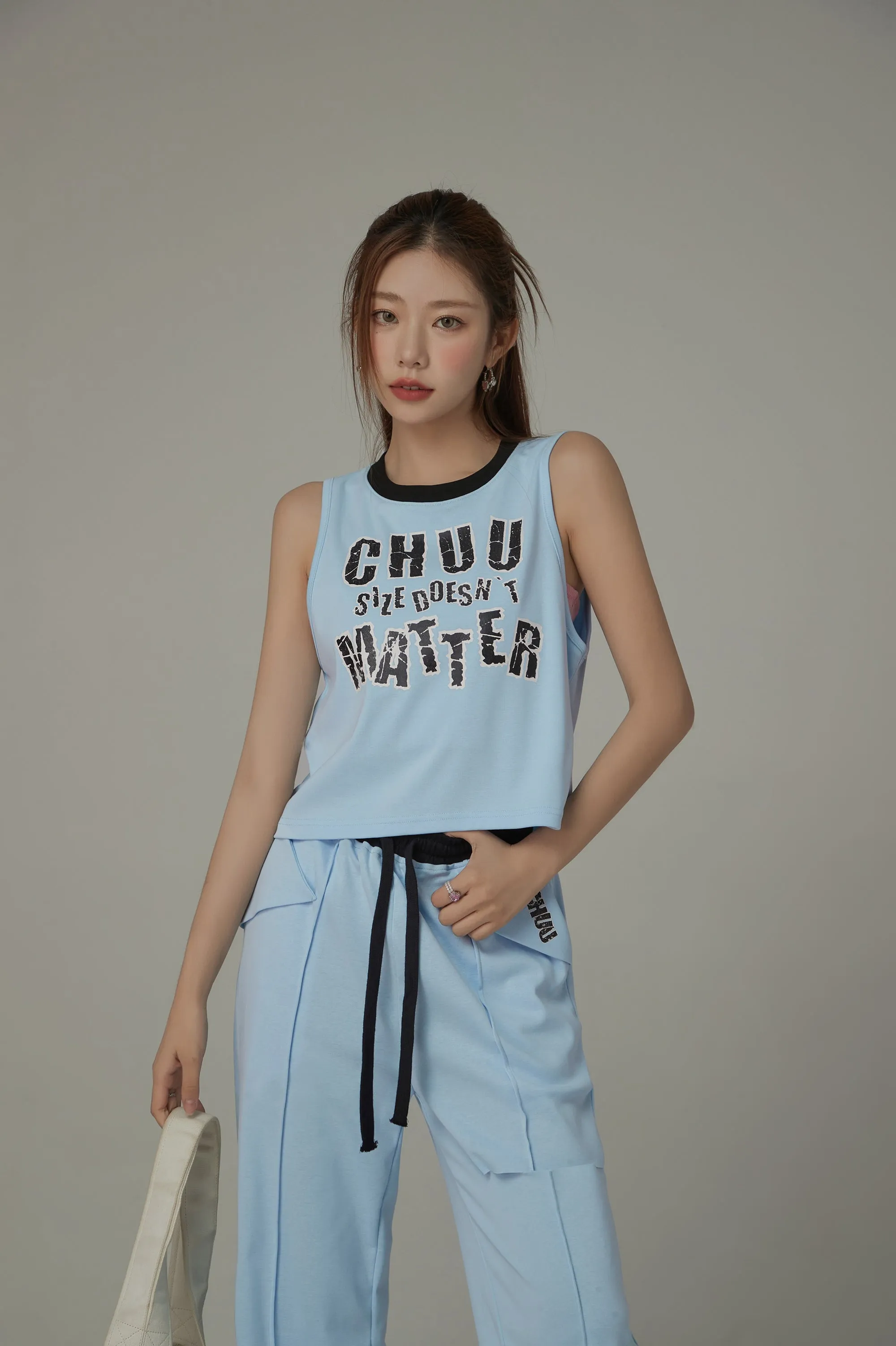 Chuu Size Doesnt Matter Colored Neck Sleeveless T-Shirt