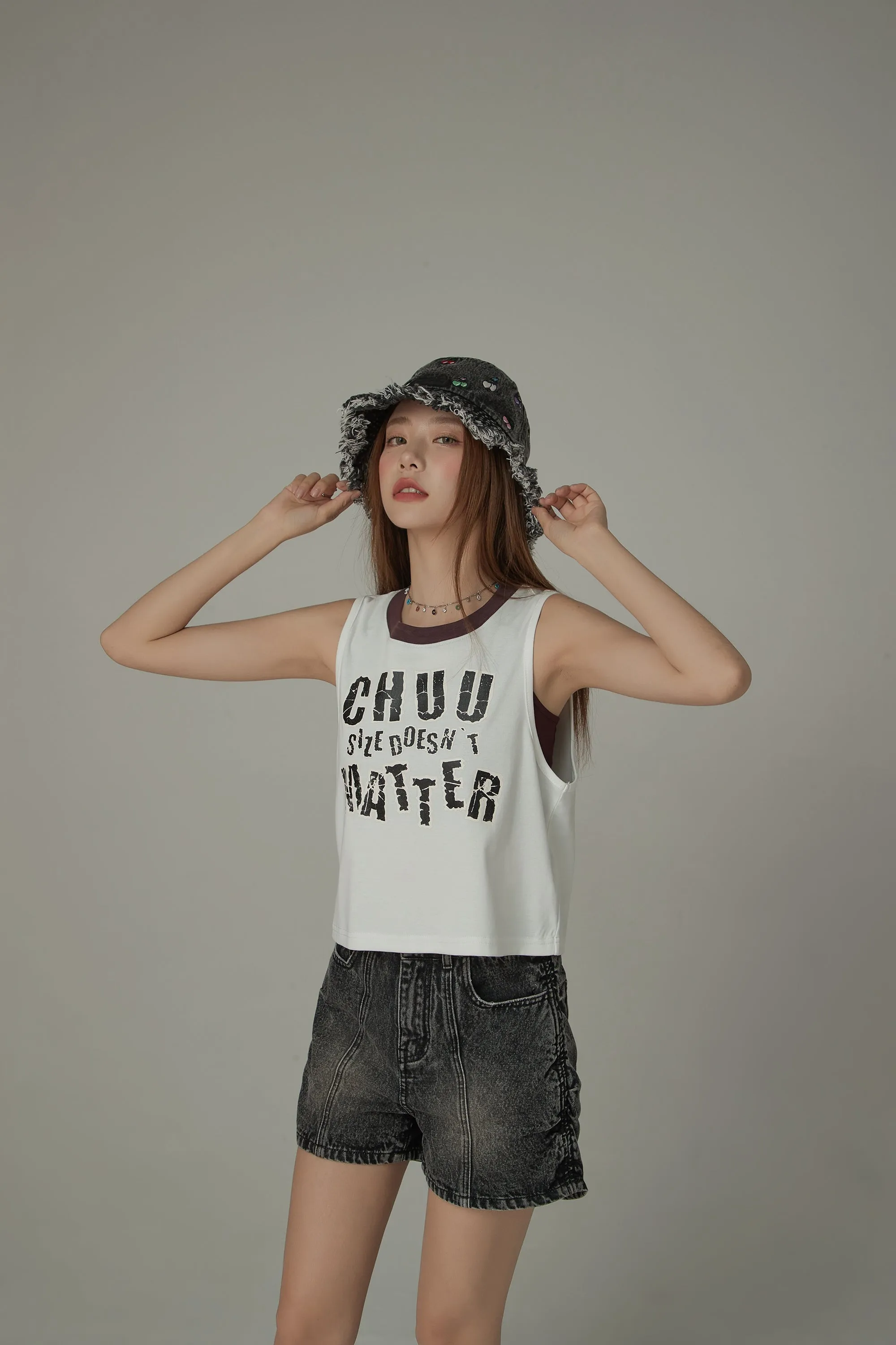 Chuu Size Doesnt Matter Colored Neck Sleeveless T-Shirt