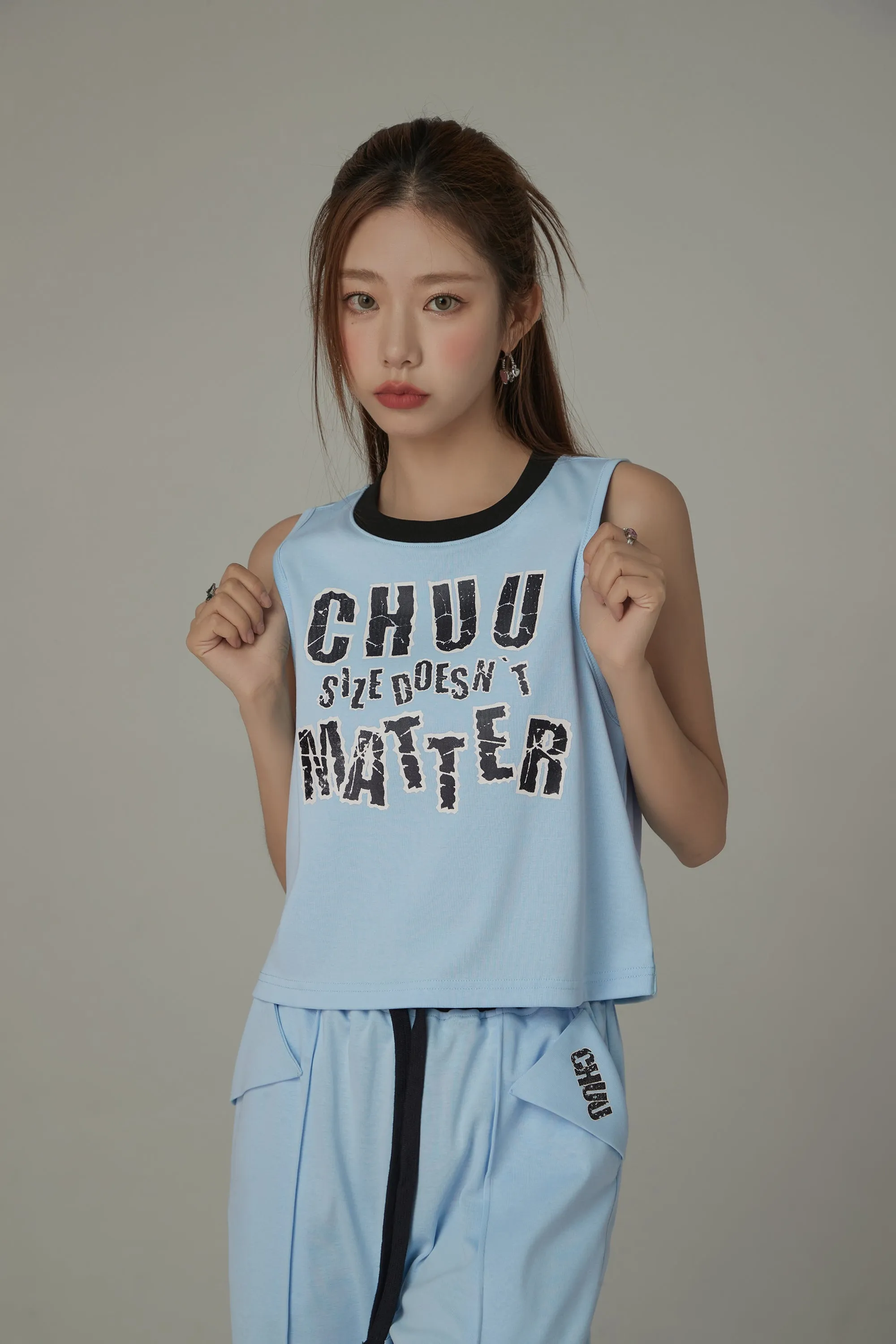 Chuu Size Doesnt Matter Colored Neck Sleeveless T-Shirt