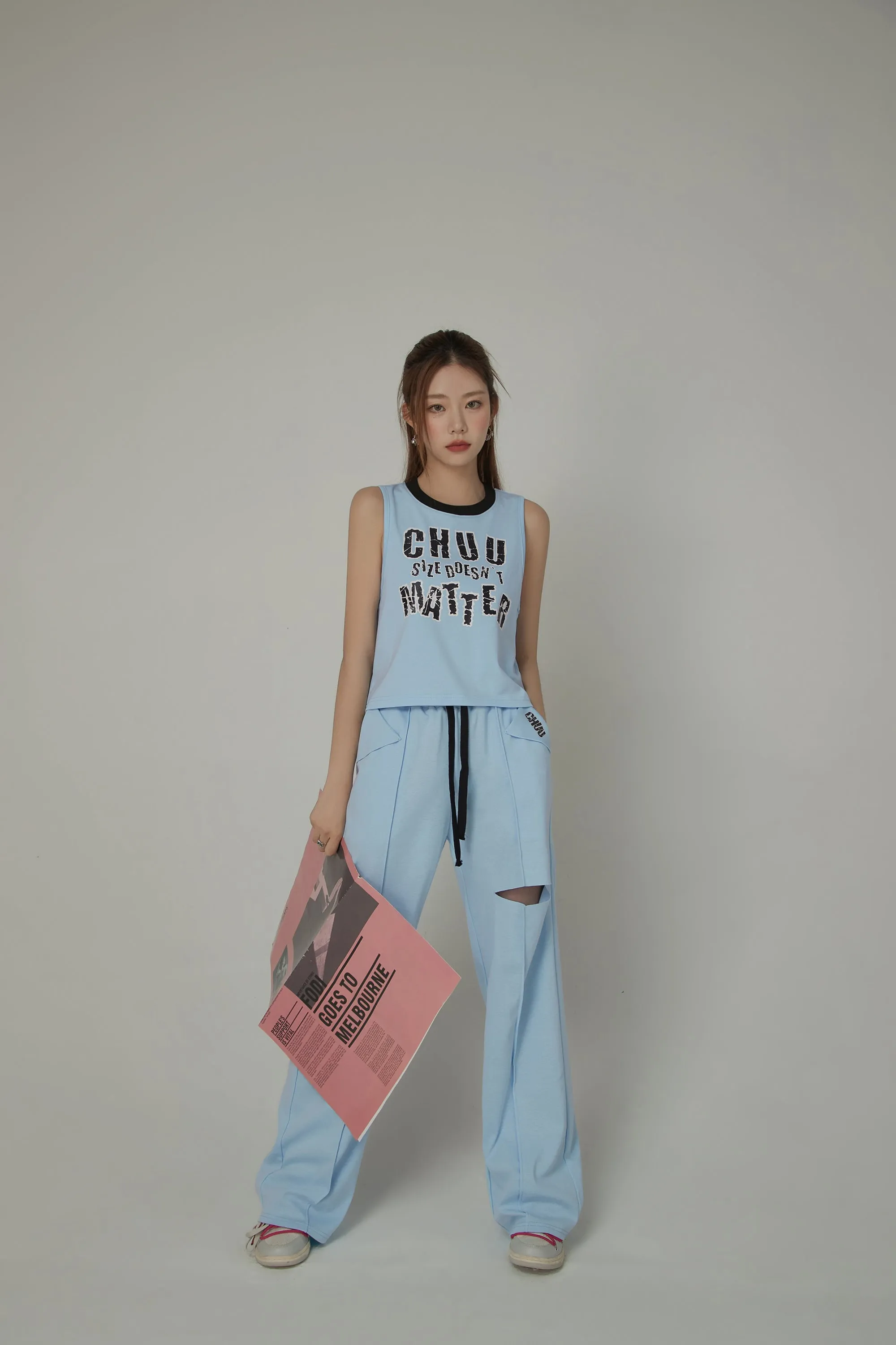 Chuu Size Doesnt Matter Colored Neck Sleeveless T-Shirt