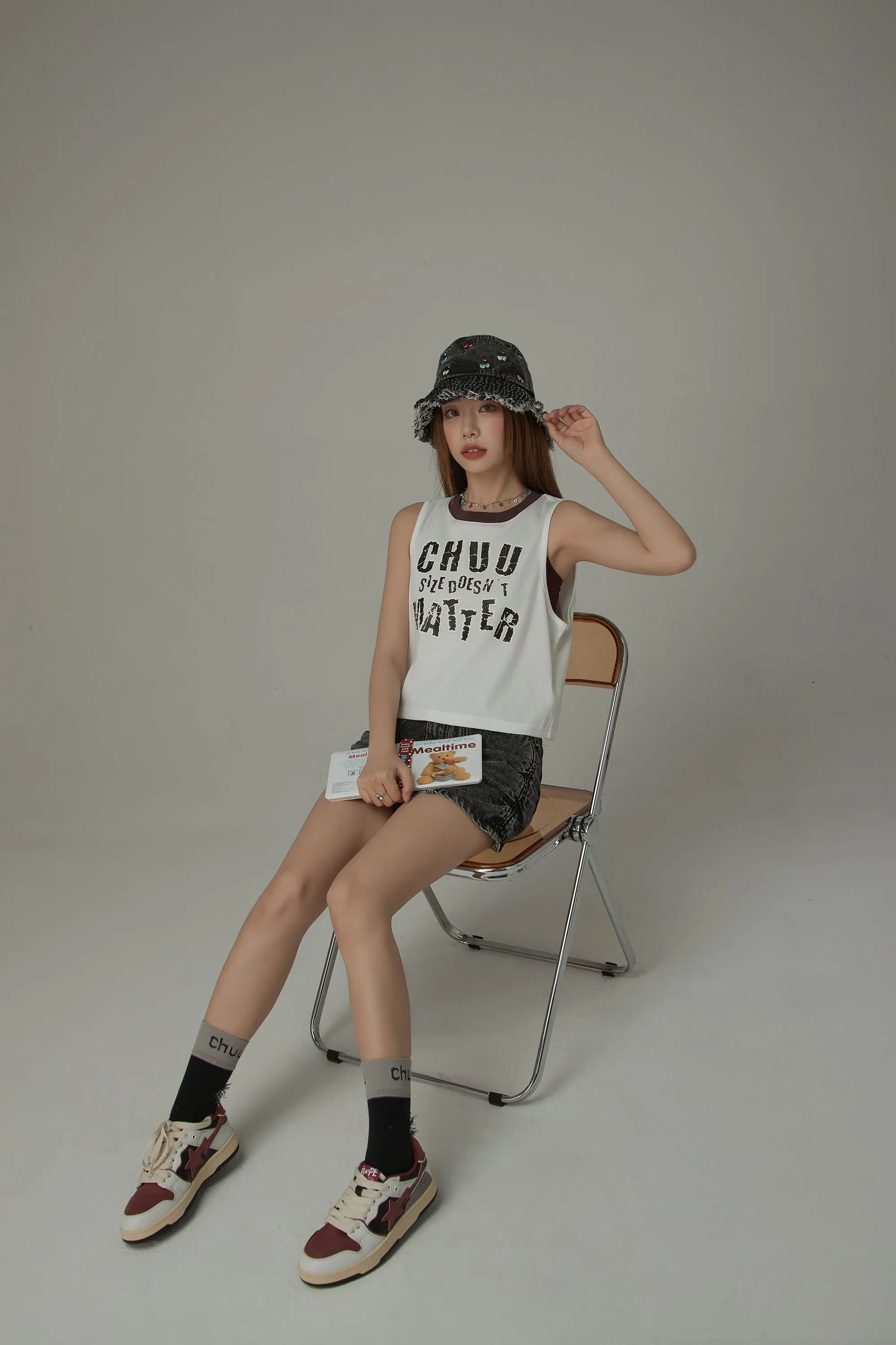 Chuu Size Doesnt Matter Colored Neck Sleeveless T-Shirt