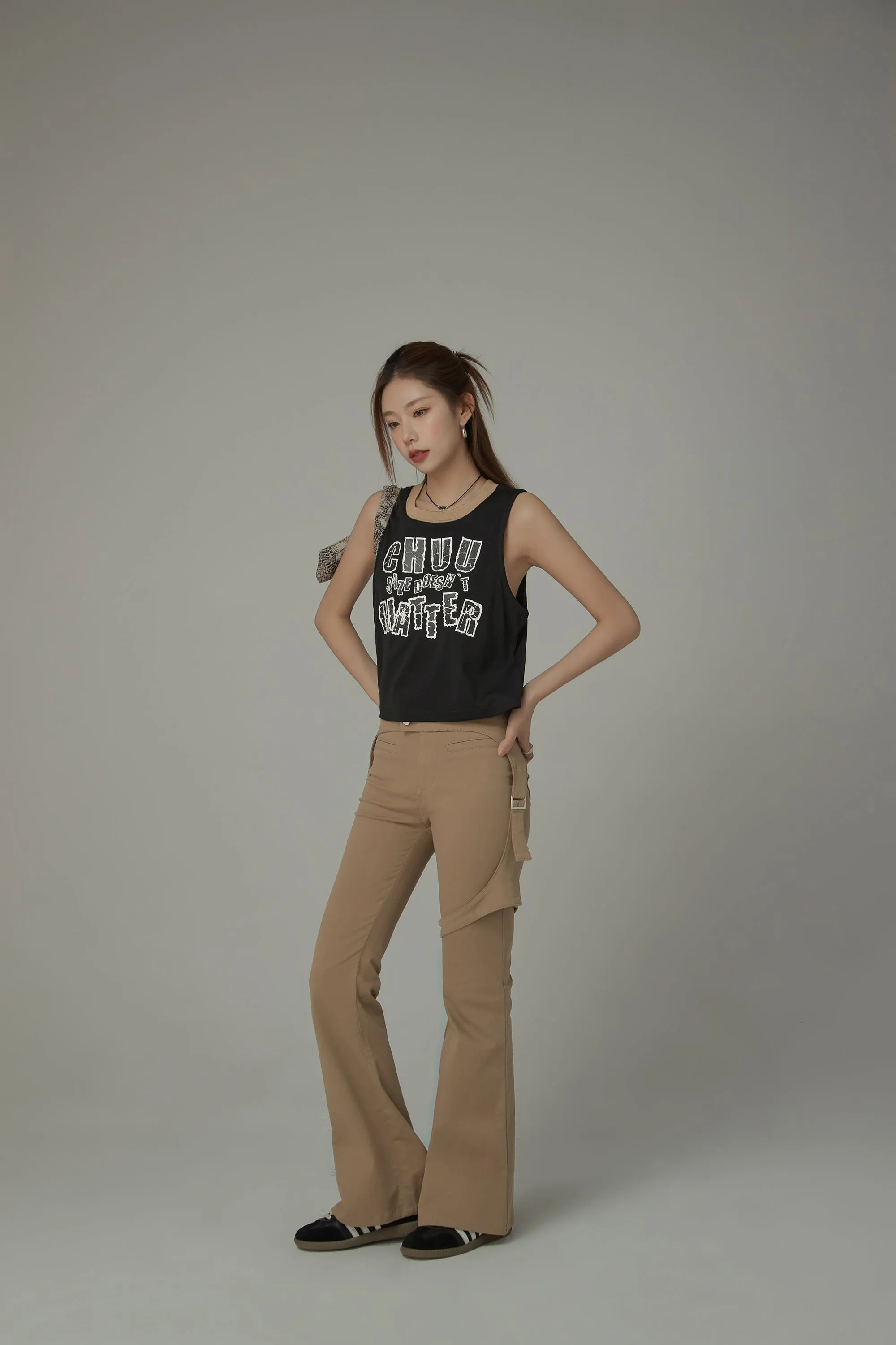 Chuu Size Doesnt Matter Colored Neck Sleeveless T-Shirt