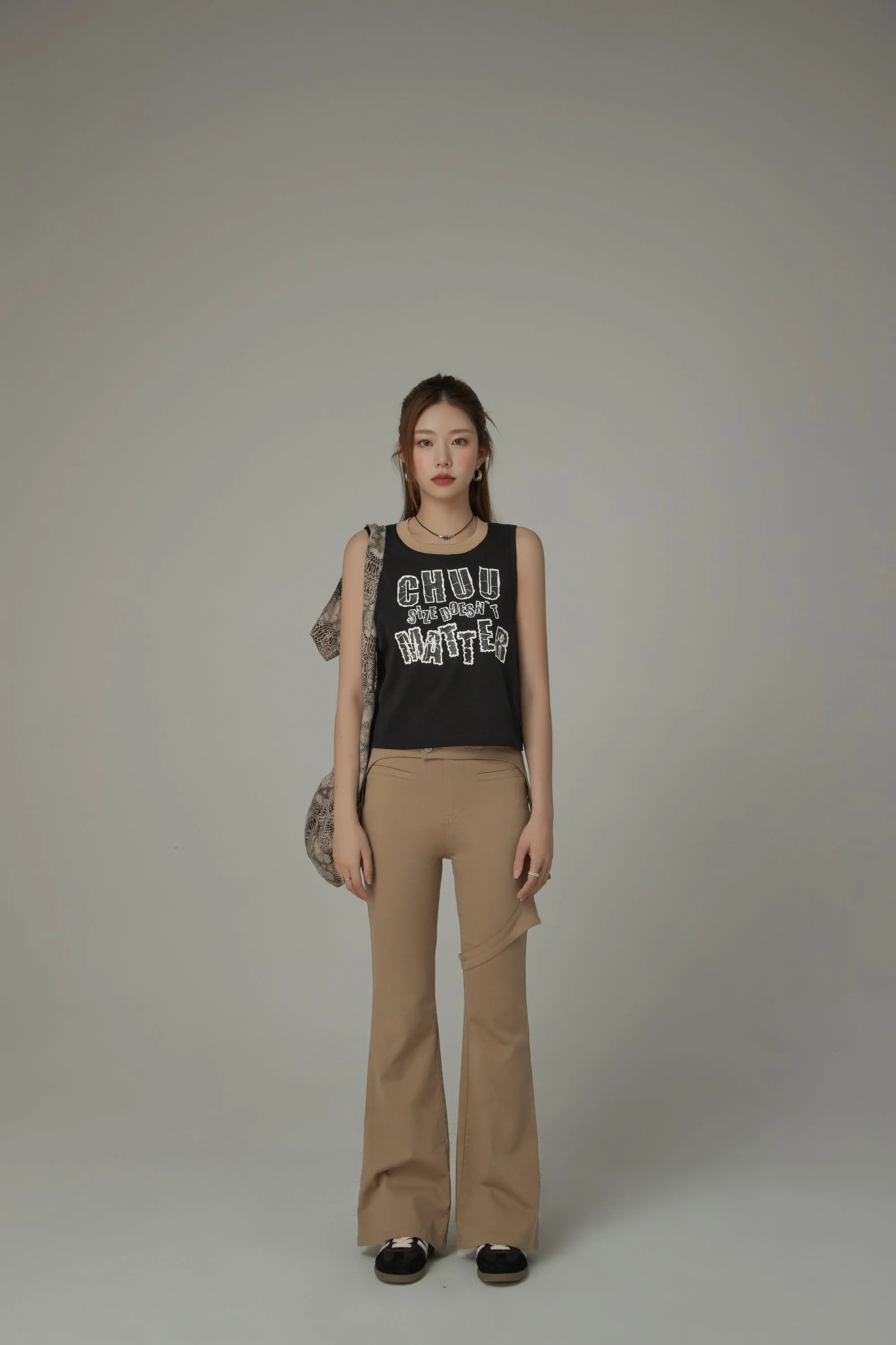 Chuu Size Doesnt Matter Colored Neck Sleeveless T-Shirt