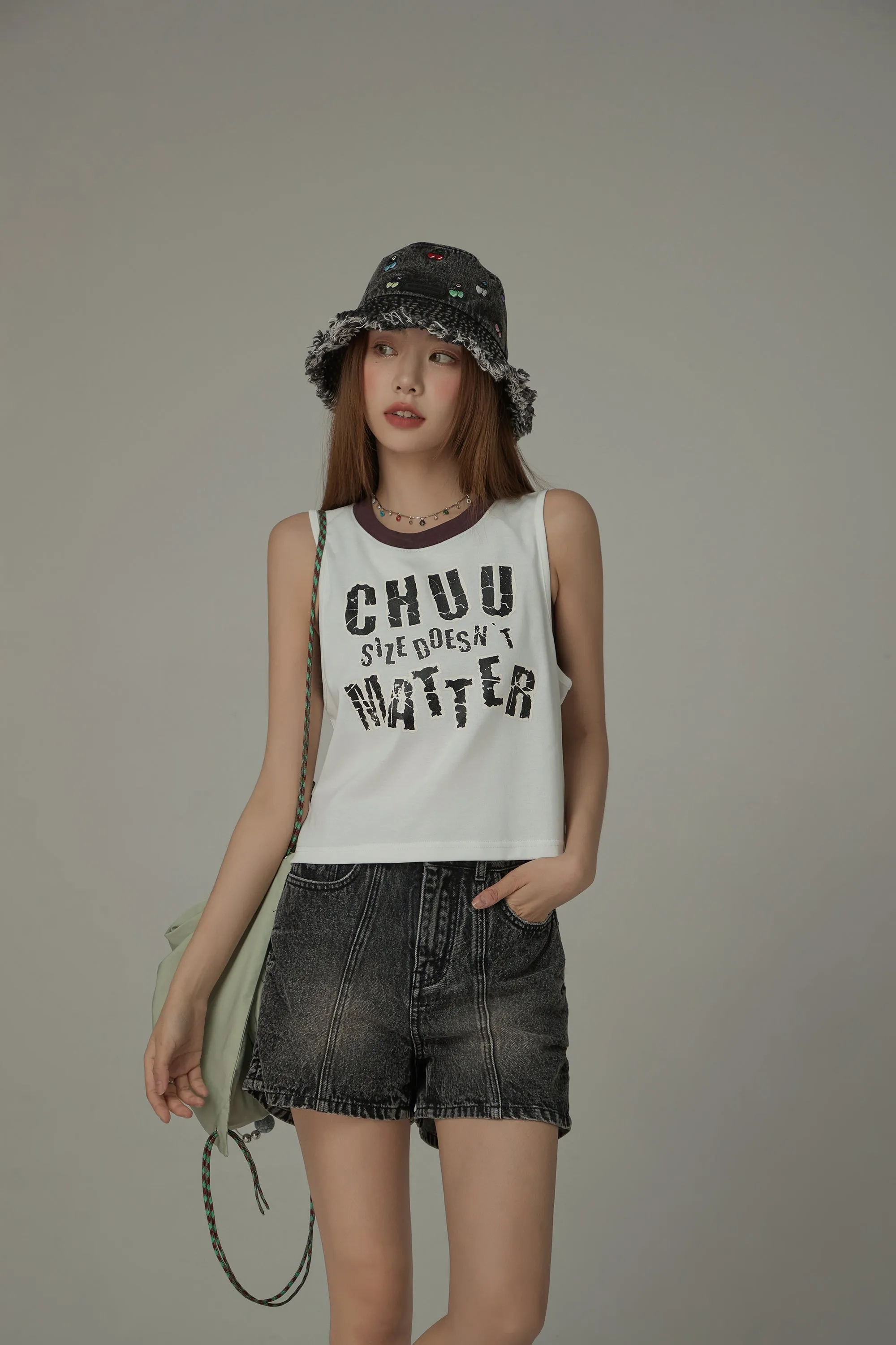 Chuu Size Doesnt Matter Colored Neck Sleeveless T-Shirt