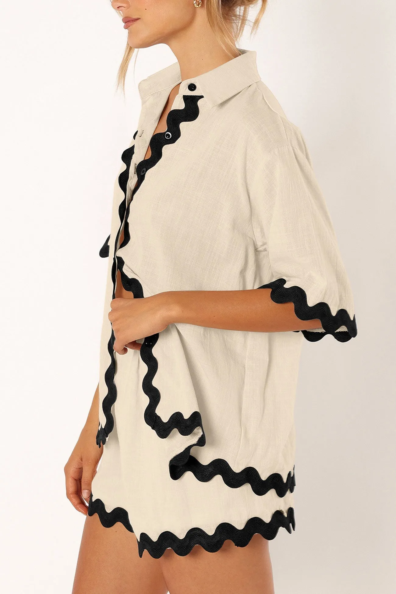 Contrast Wavy Shirt Two-piece Shorts Set