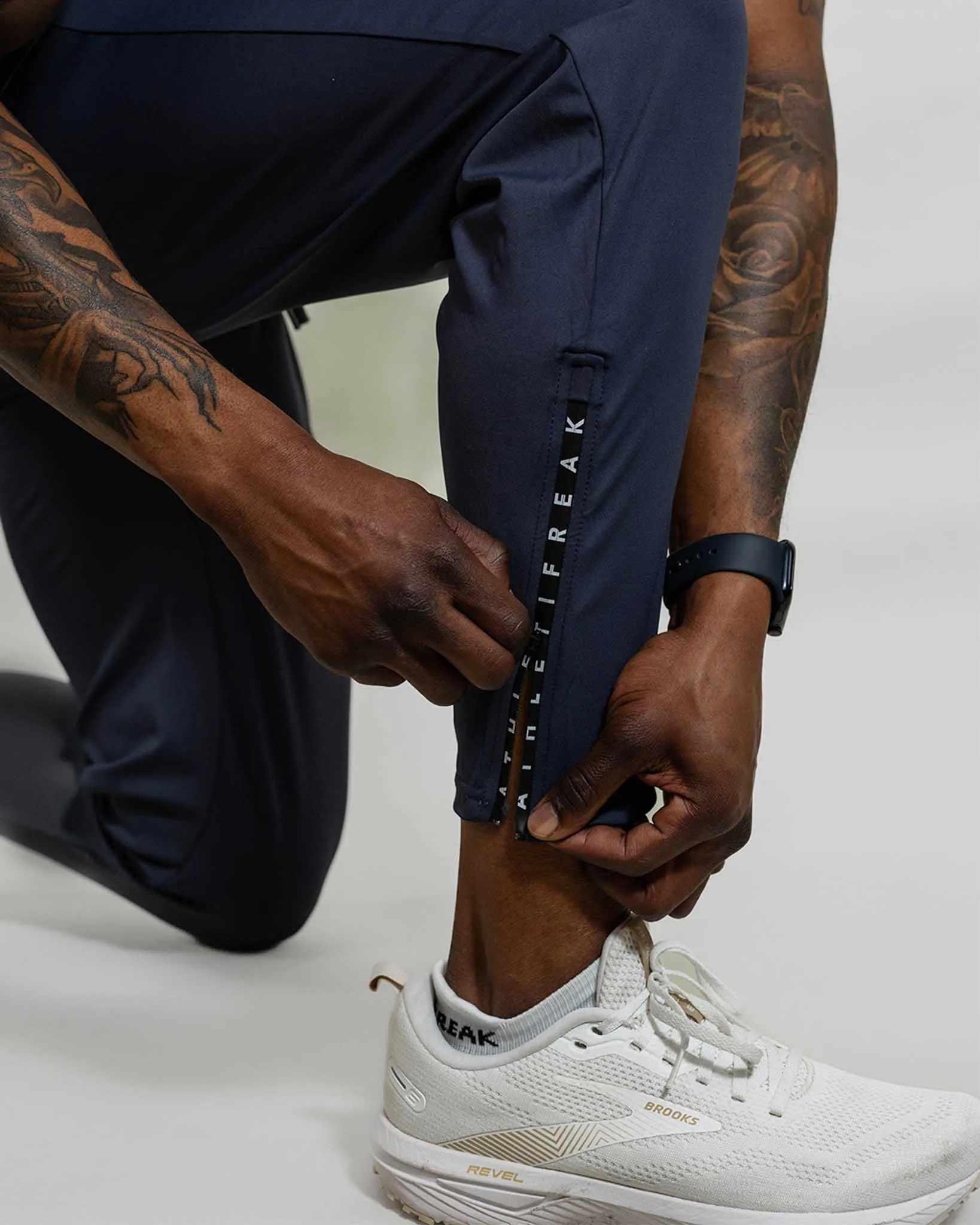 [CORE] Thrive Joggers - Nightsky