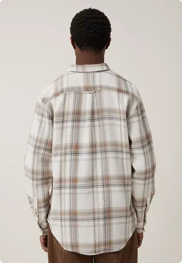 COTTON ON Mens  Boston Long Sleeve Button Down Shirt Off White Check Small