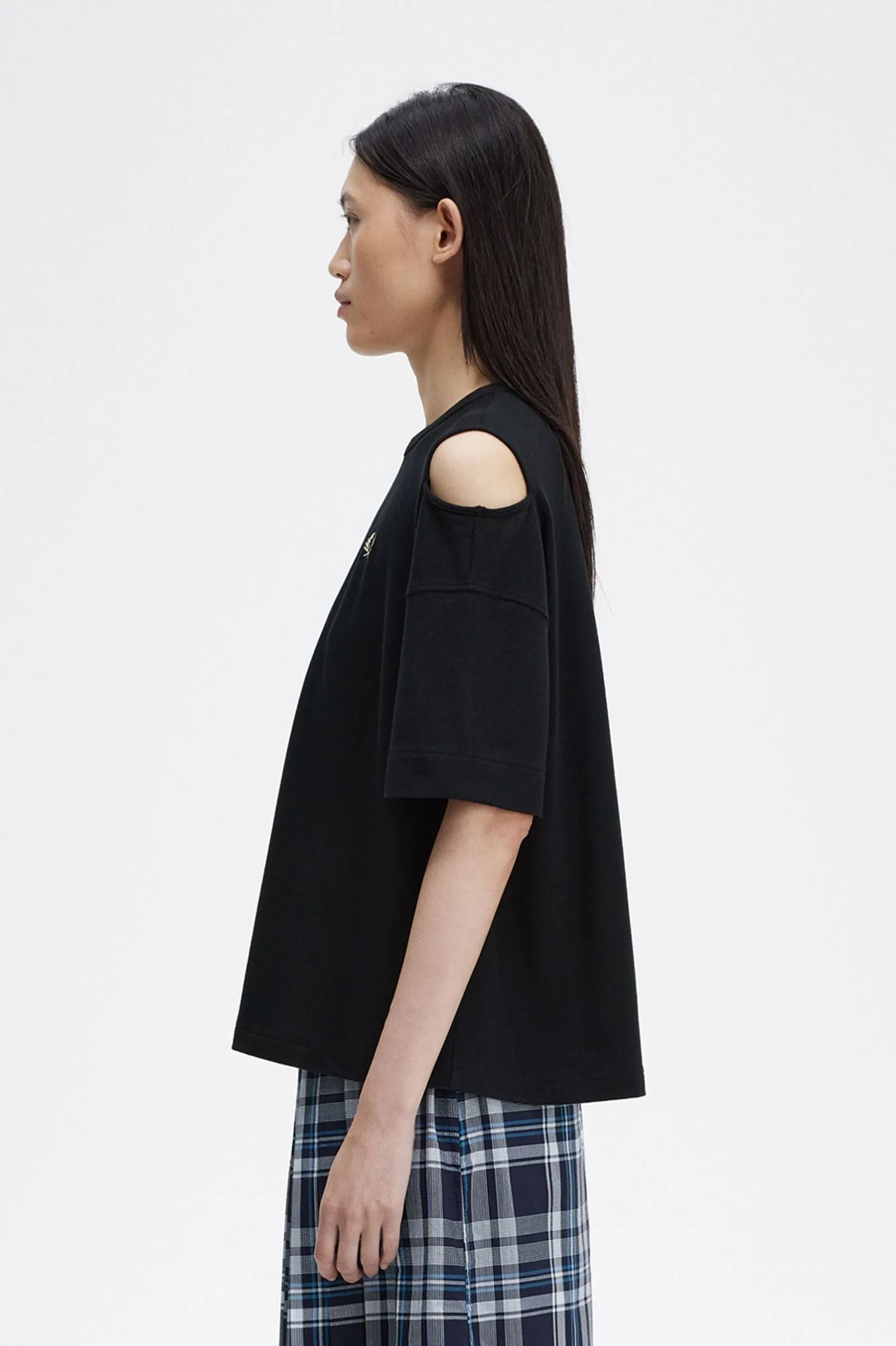 CUT OUT T-SHIRT