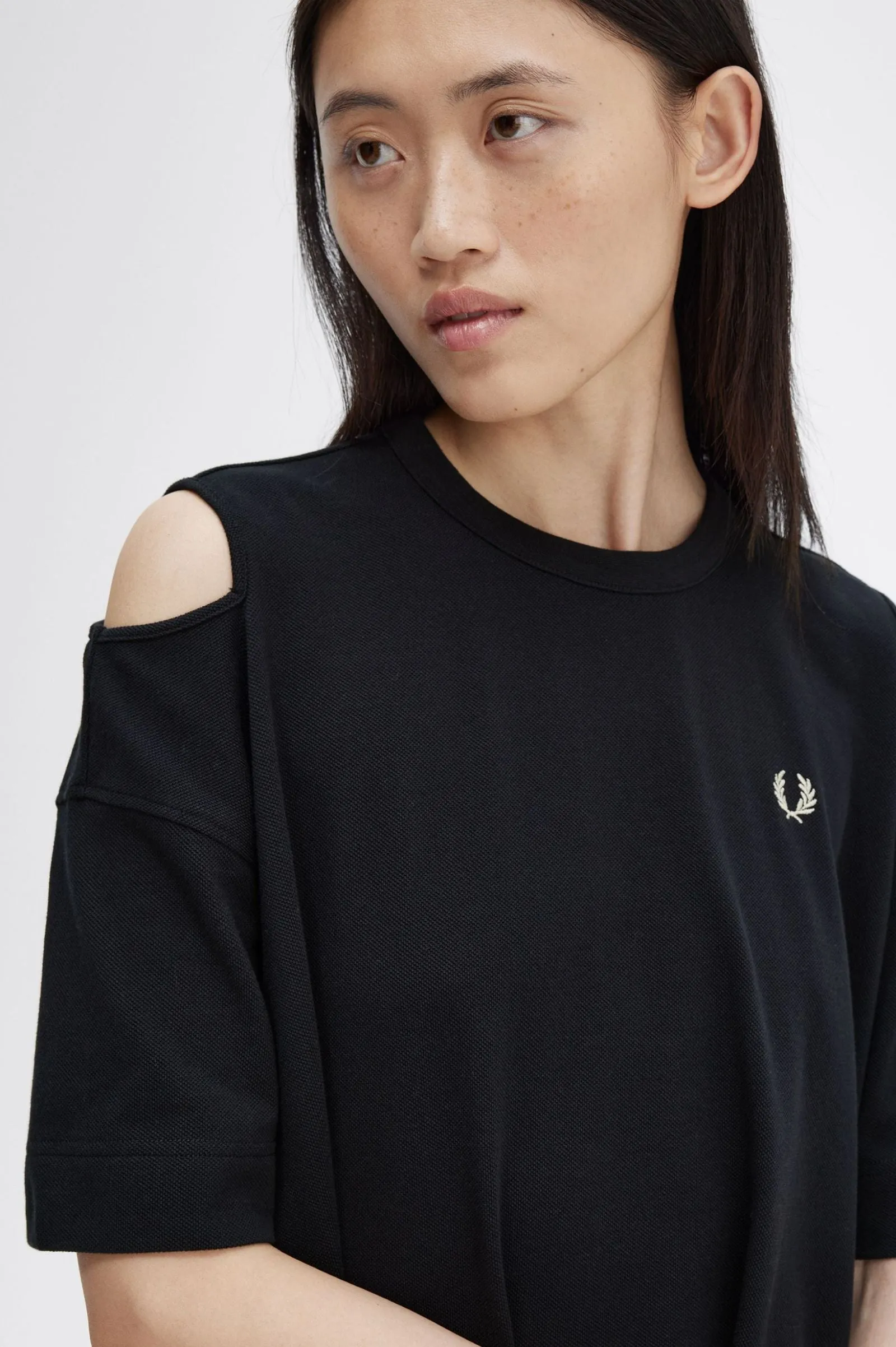 CUT OUT T-SHIRT