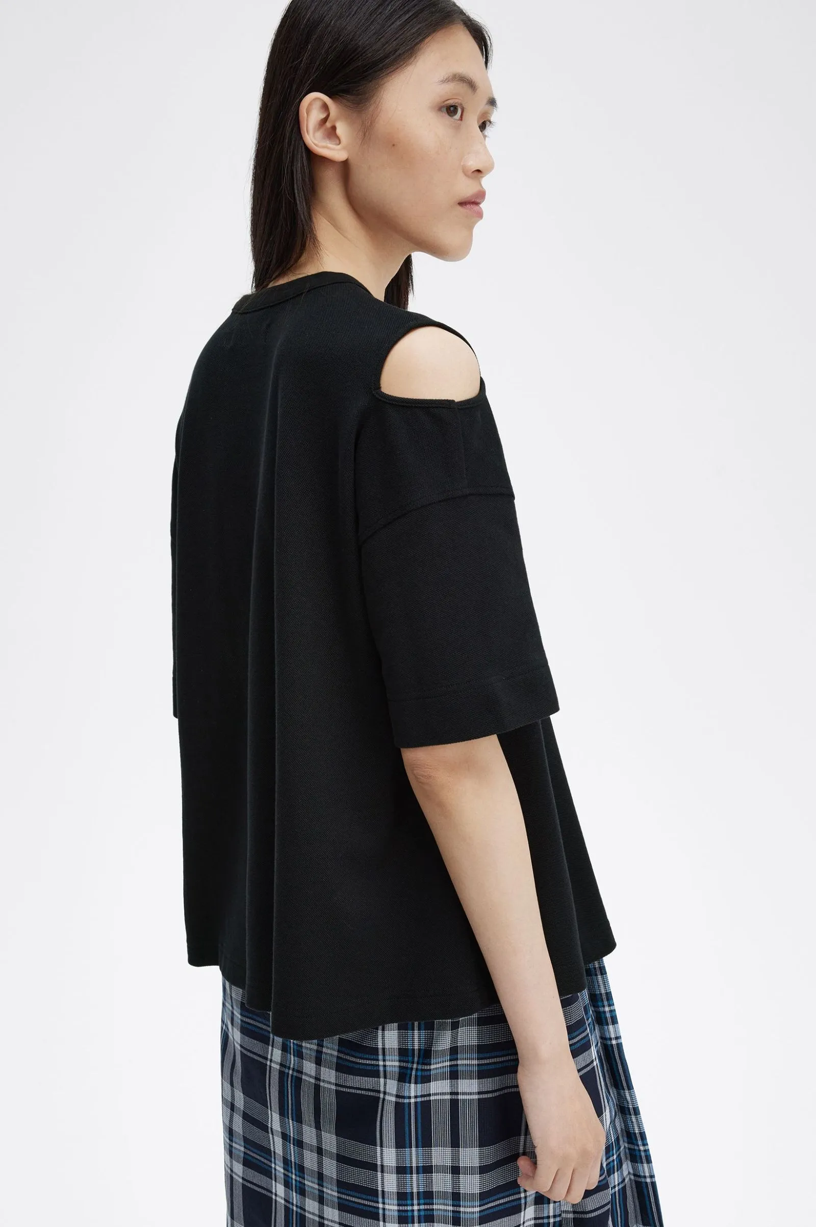 CUT OUT T-SHIRT
