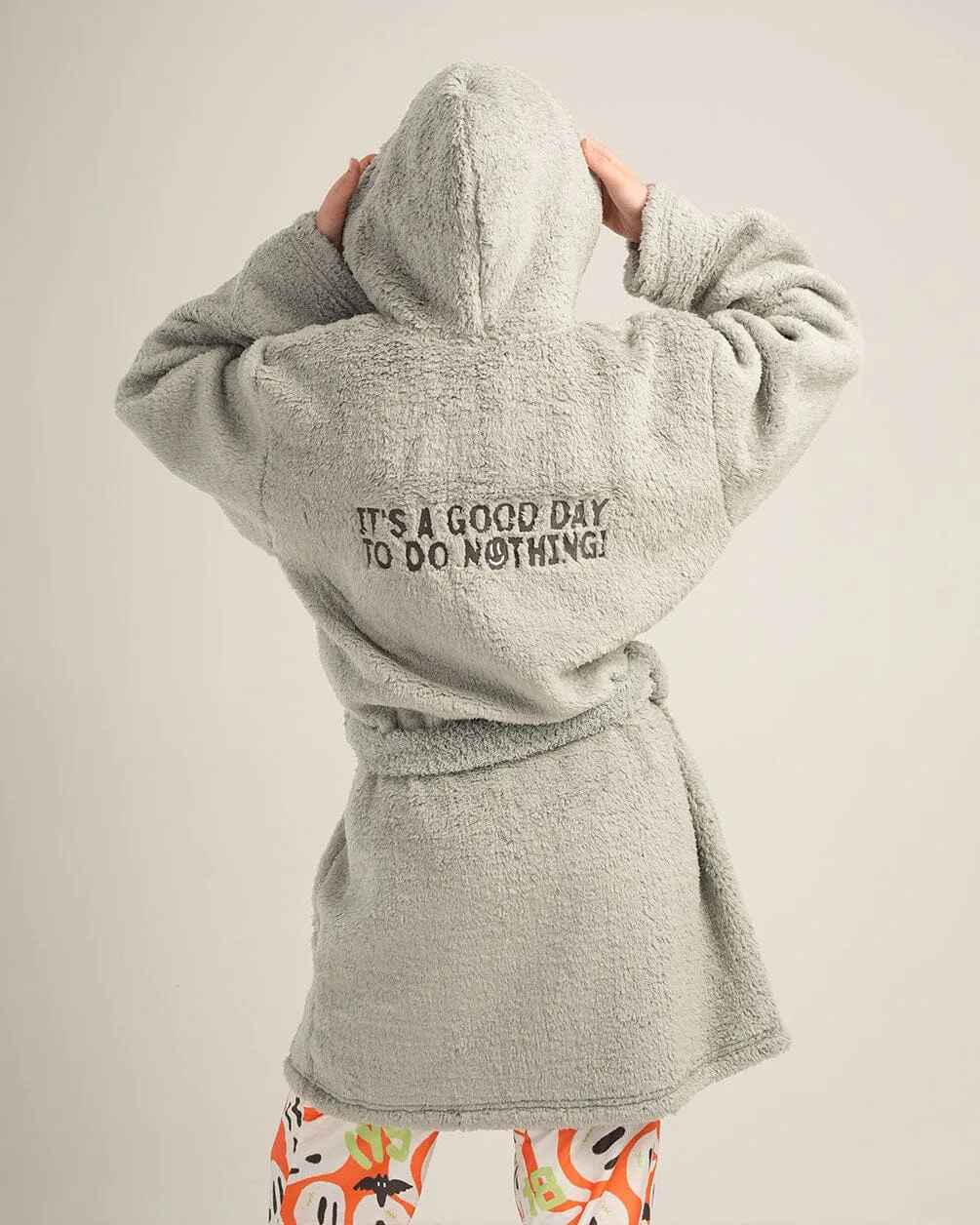 Do Nothing Robe