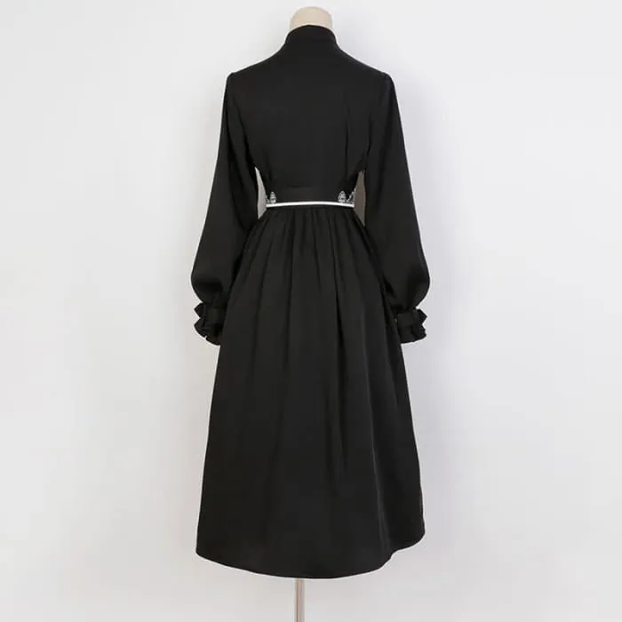 Elegant Black Vintage Embroidery Belted Pleated Dress