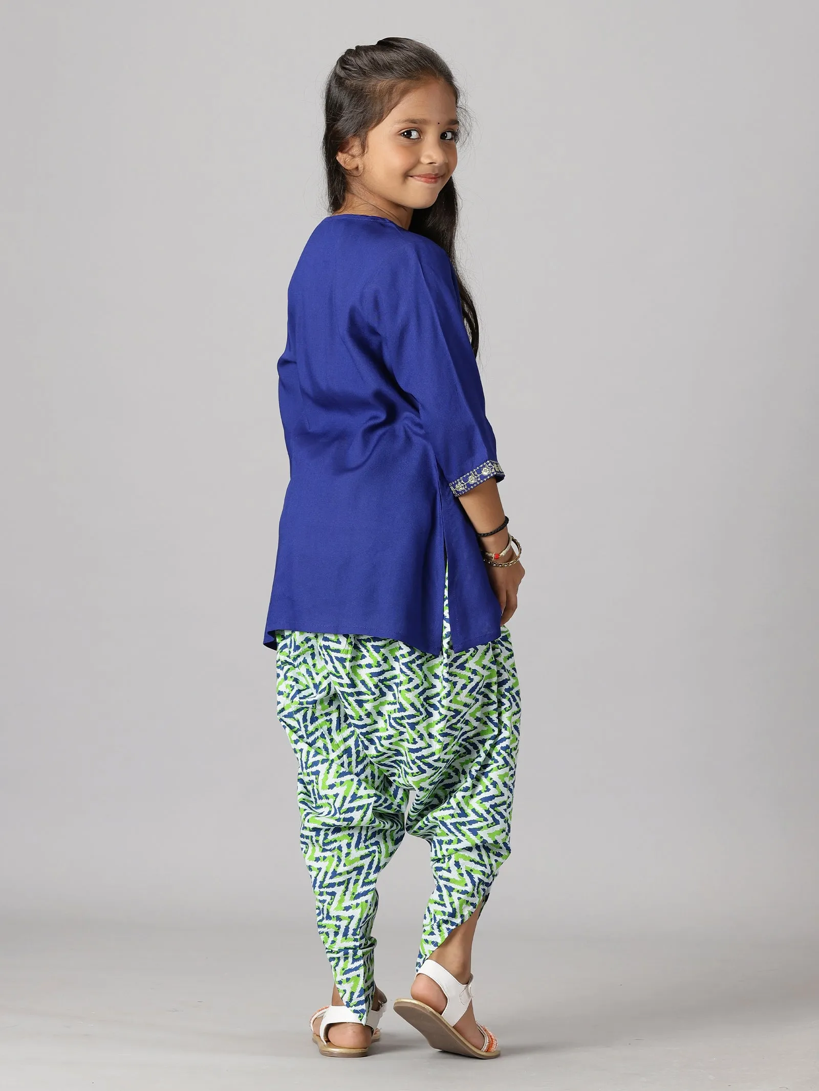 Girls 3/4Th Sleeve Short Kurta & Printed Patiala Pant Set