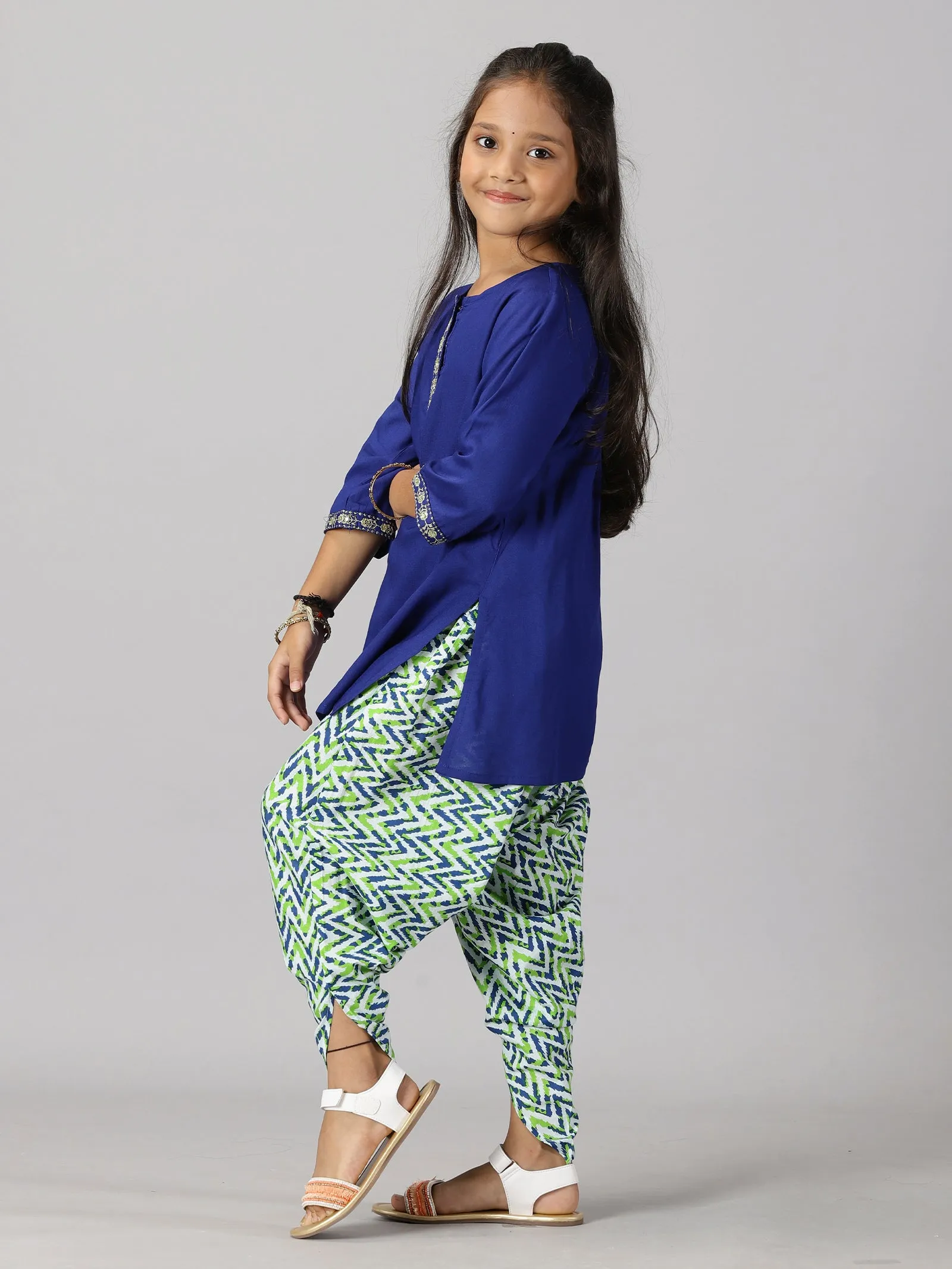 Girls 3/4Th Sleeve Short Kurta & Printed Patiala Pant Set