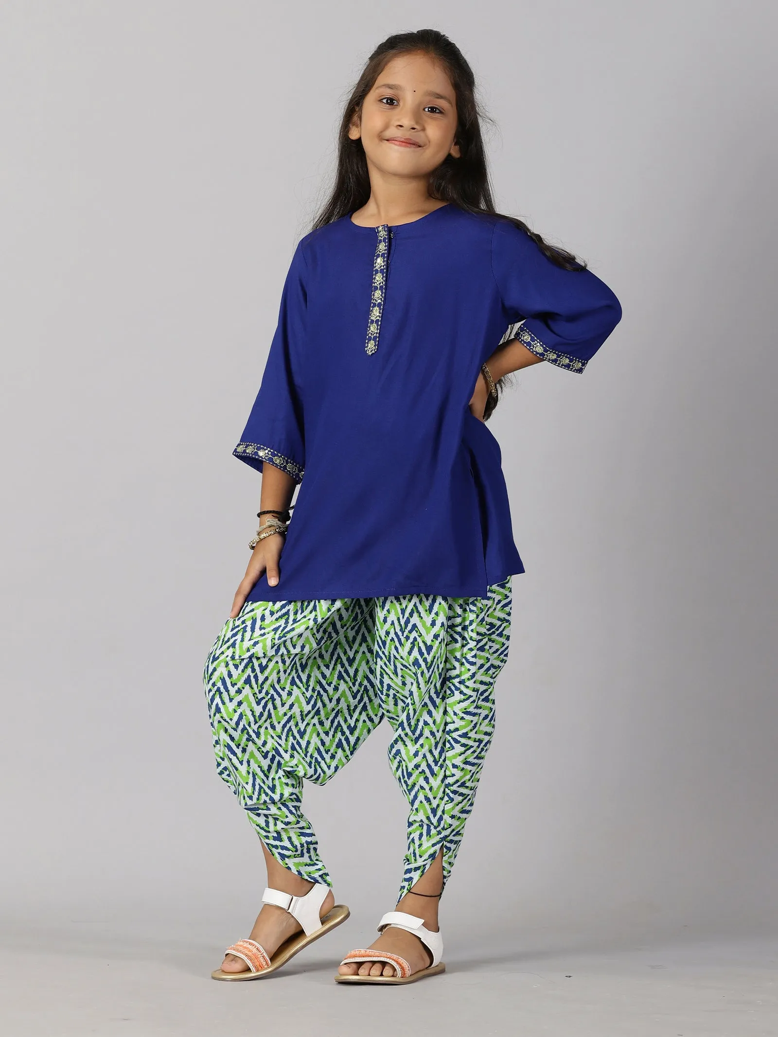 Girls 3/4Th Sleeve Short Kurta & Printed Patiala Pant Set