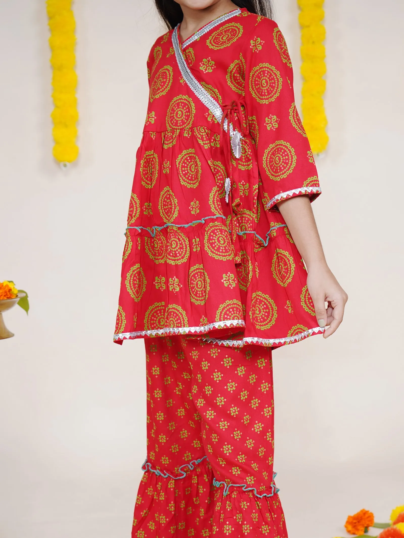 Girls 3/4th Sleeves Ethnic Motif Printed Kurta With Sharara