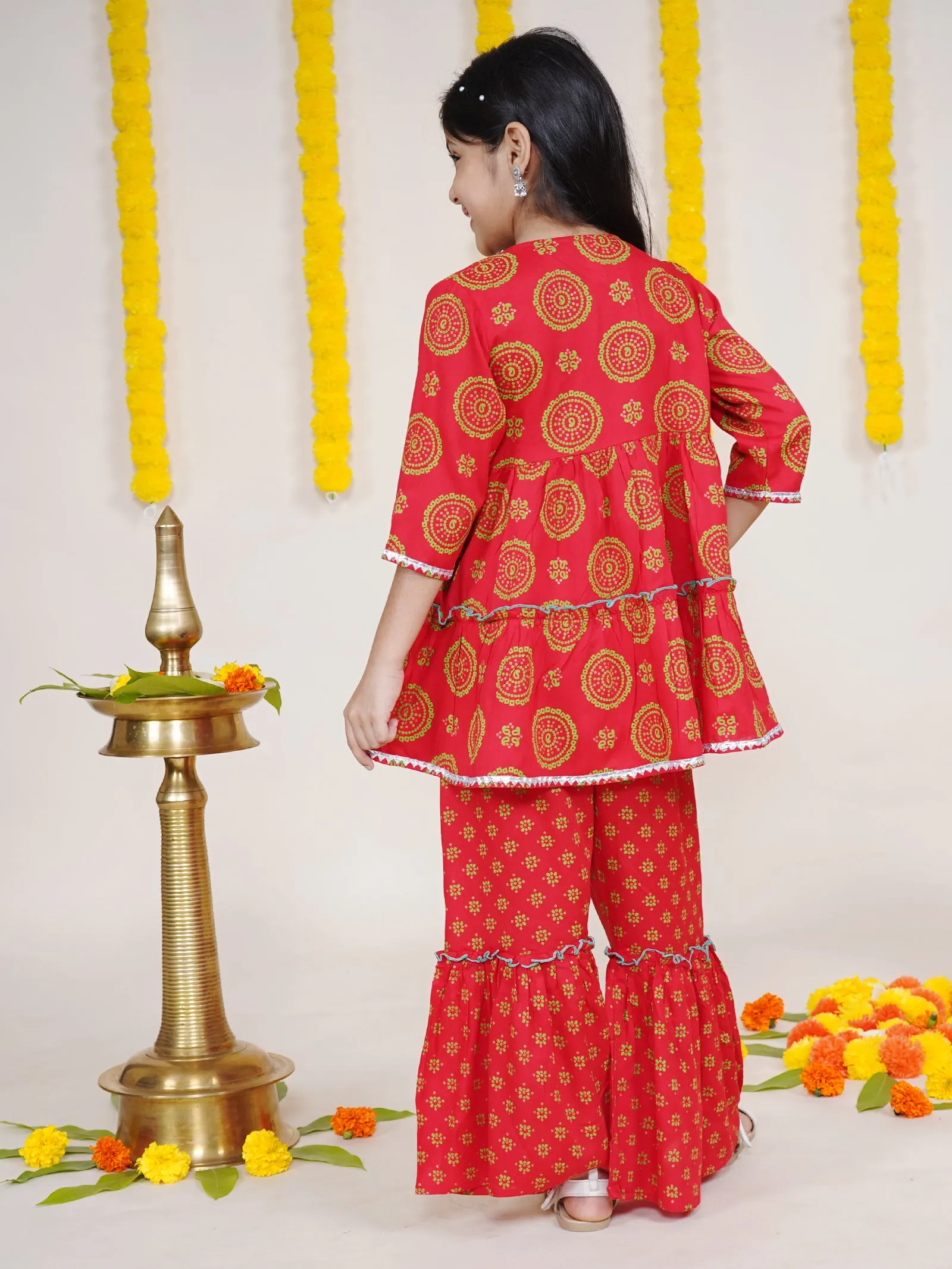 Girls 3/4th Sleeves Ethnic Motif Printed Kurta With Sharara