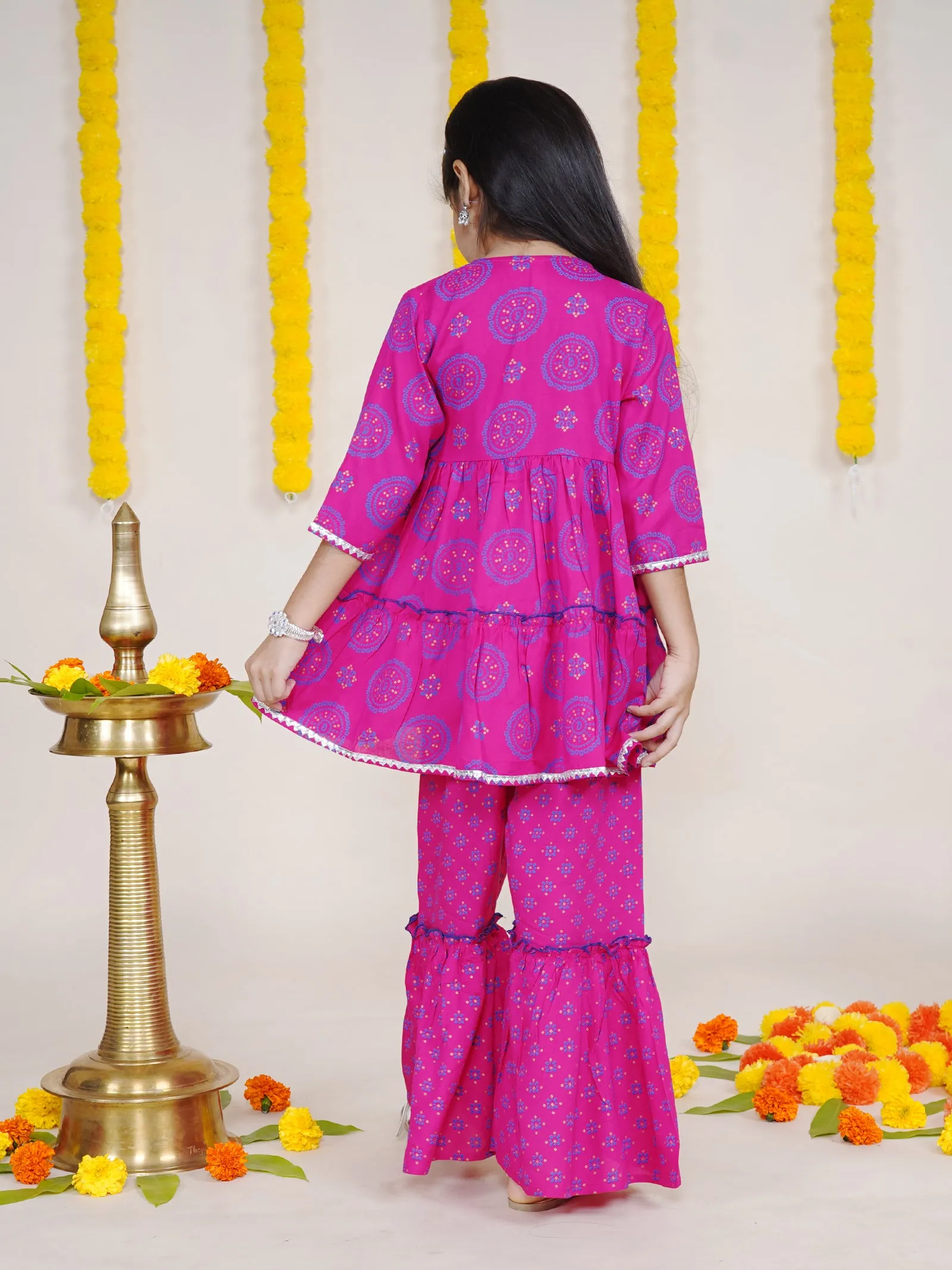 Girls 3/4th Sleeves Ethnic Motif Printed Kurta With Sharara