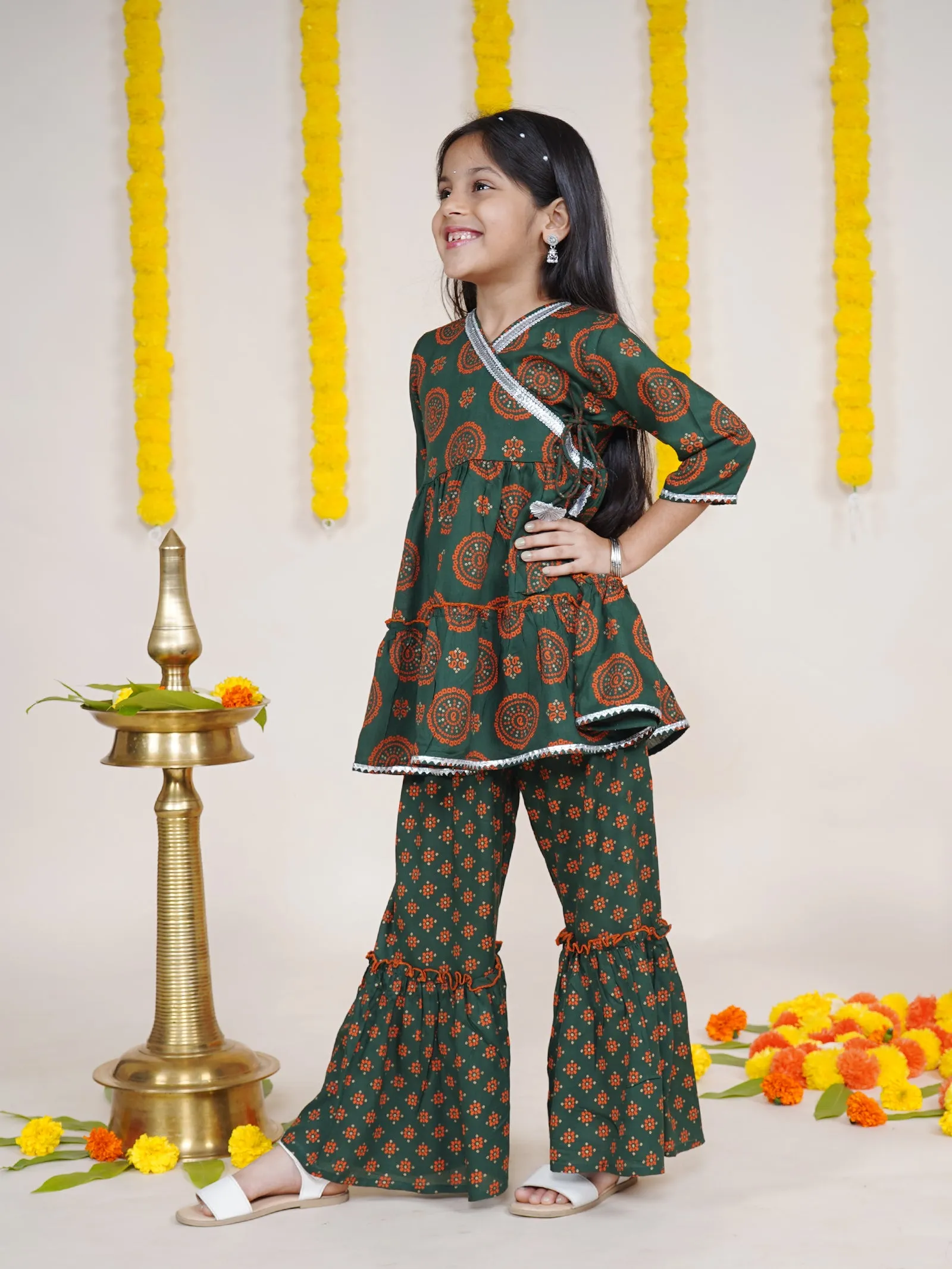 Girls 3/4th Sleeves Ethnic Motif Printed Kurta With Sharara