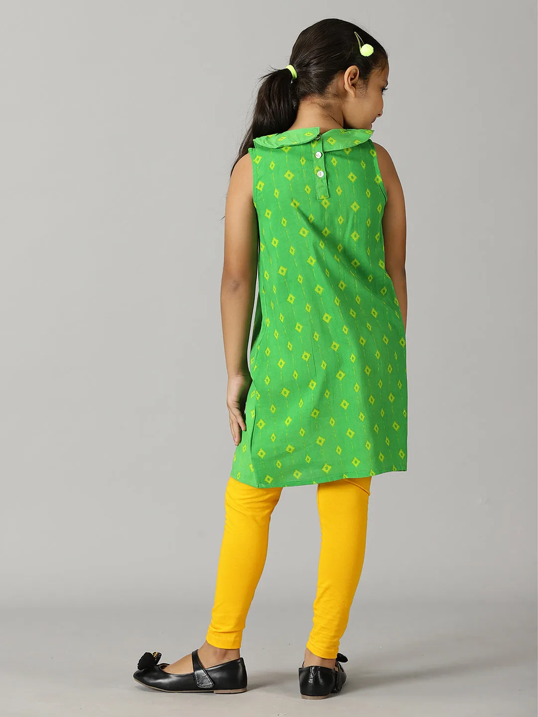 Girls Sleeveless Kurta