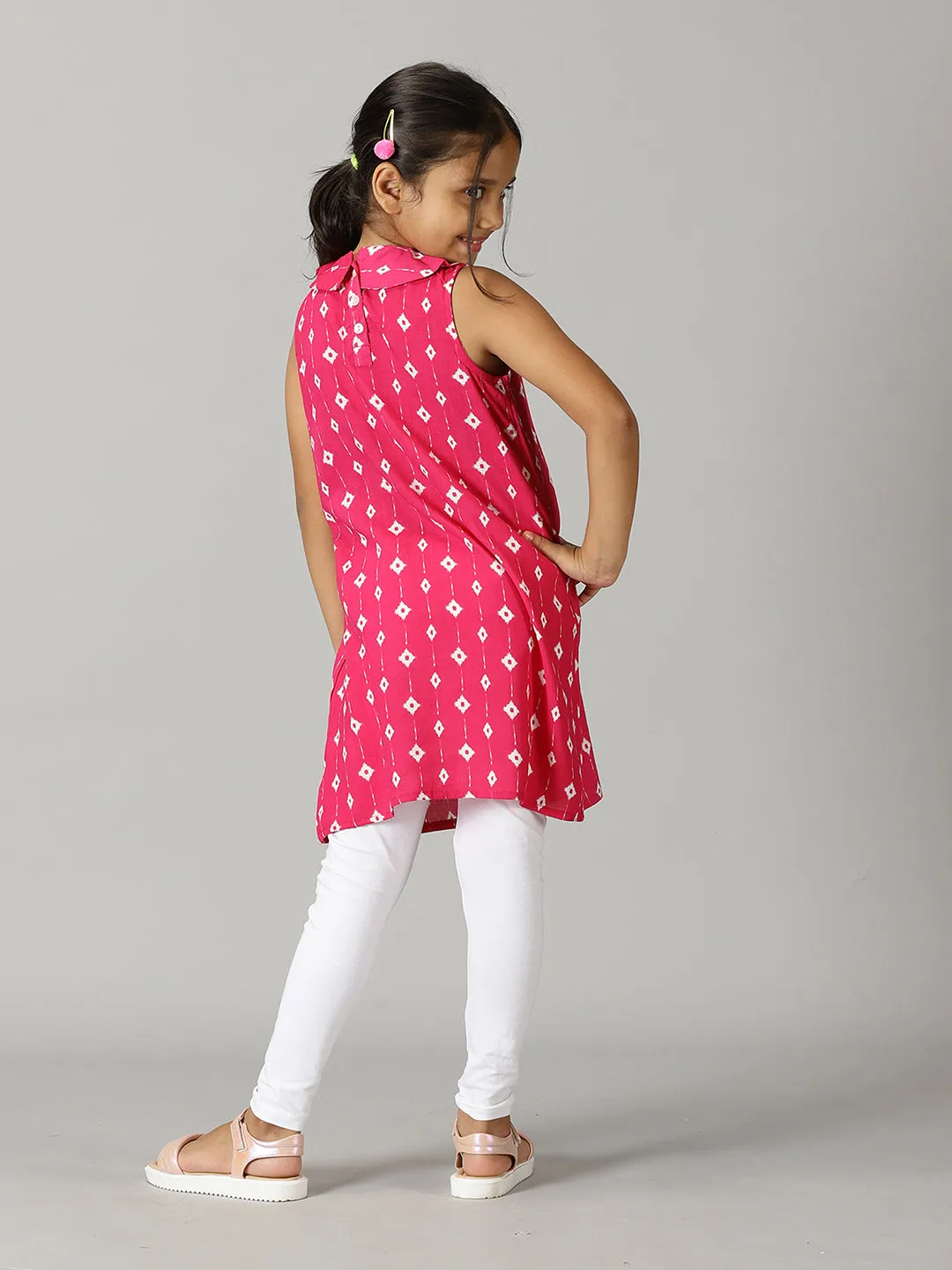 Girls Sleeveless Kurta