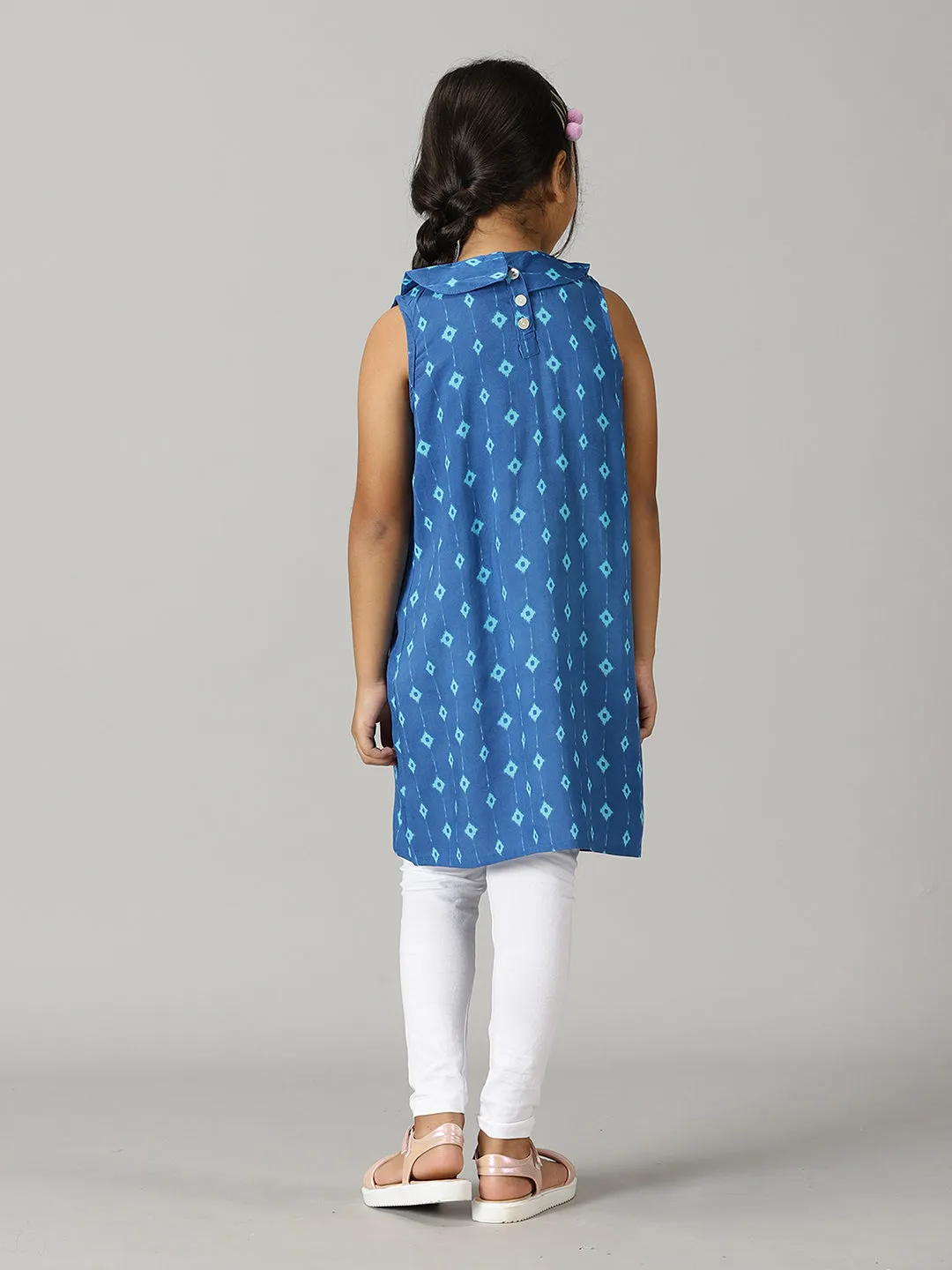 Girls Sleeveless Kurta