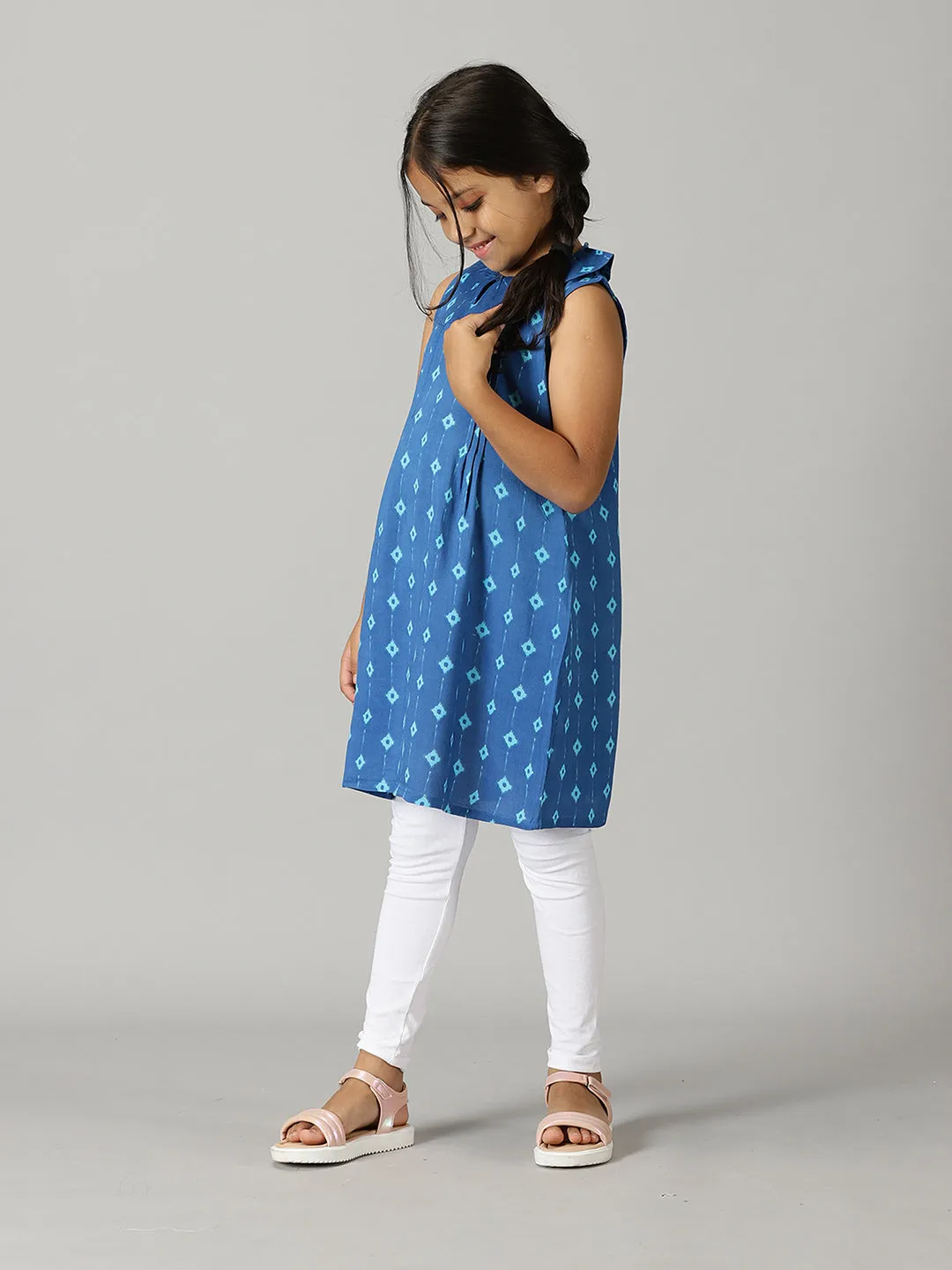 Girls Sleeveless Kurta