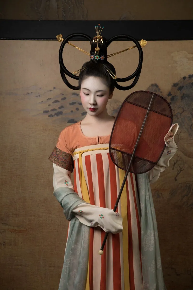 Gong 'E 宫娥 Palace Maid Early Tang Recreation Qixiong Ruqun