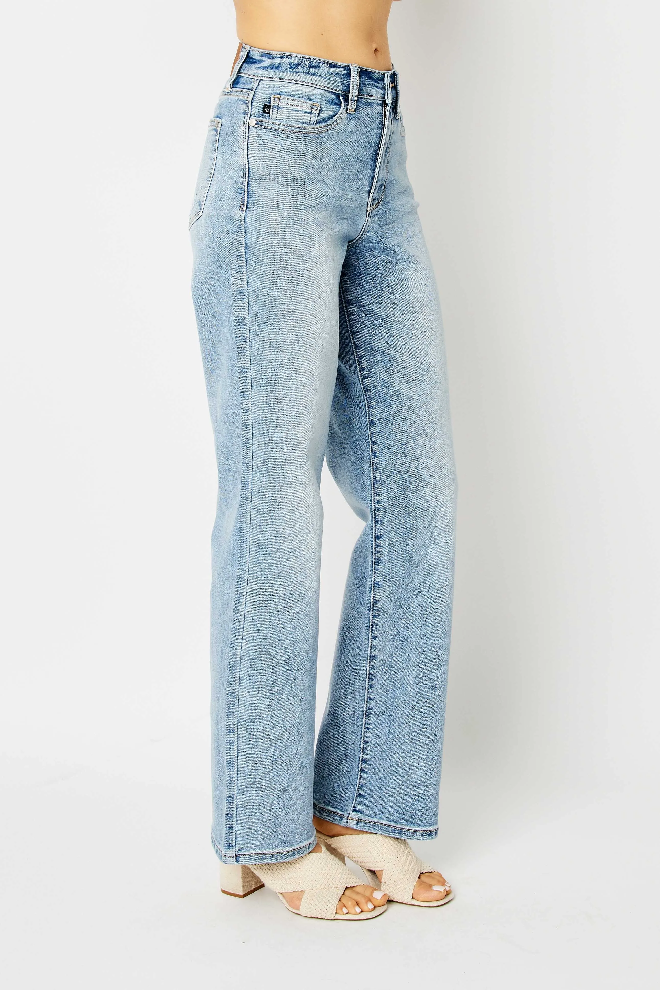 Judy Blue High Waisted LT. Wash Straight Leg Jeans 82501