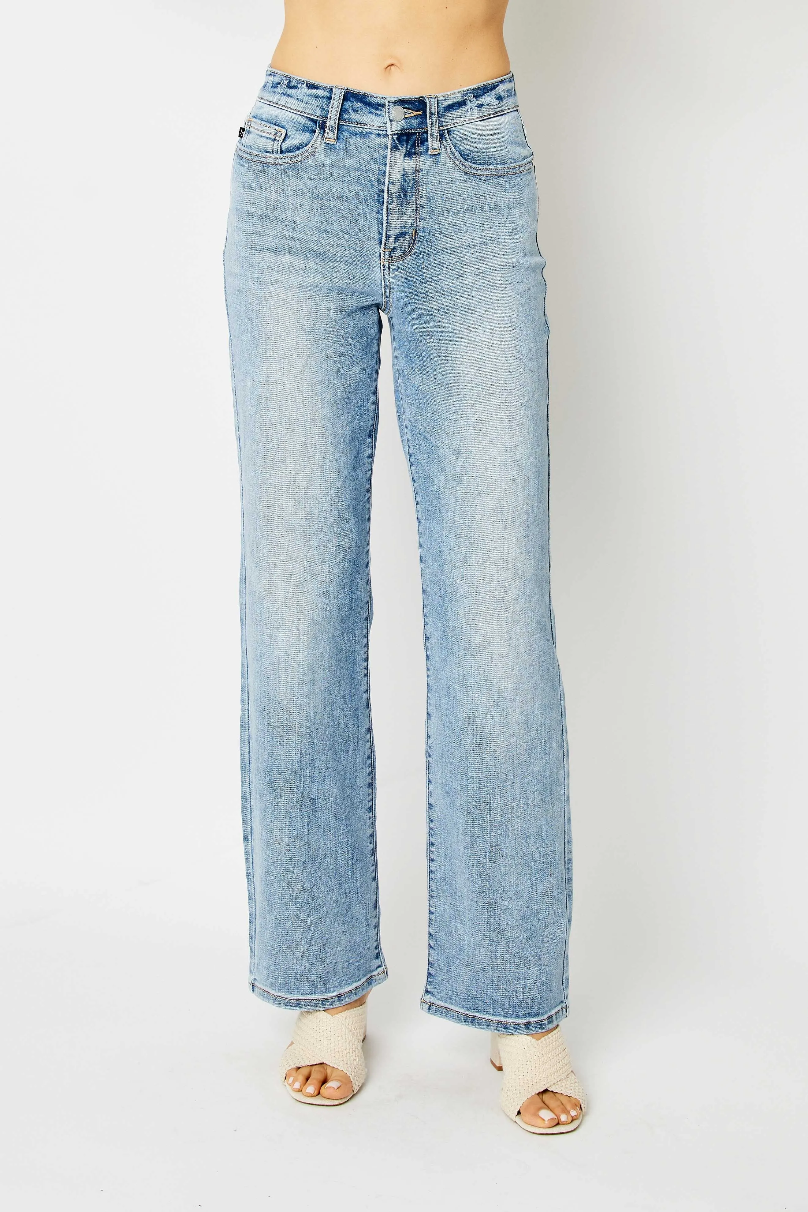 Judy Blue High Waisted LT. Wash Straight Leg Jeans 82501