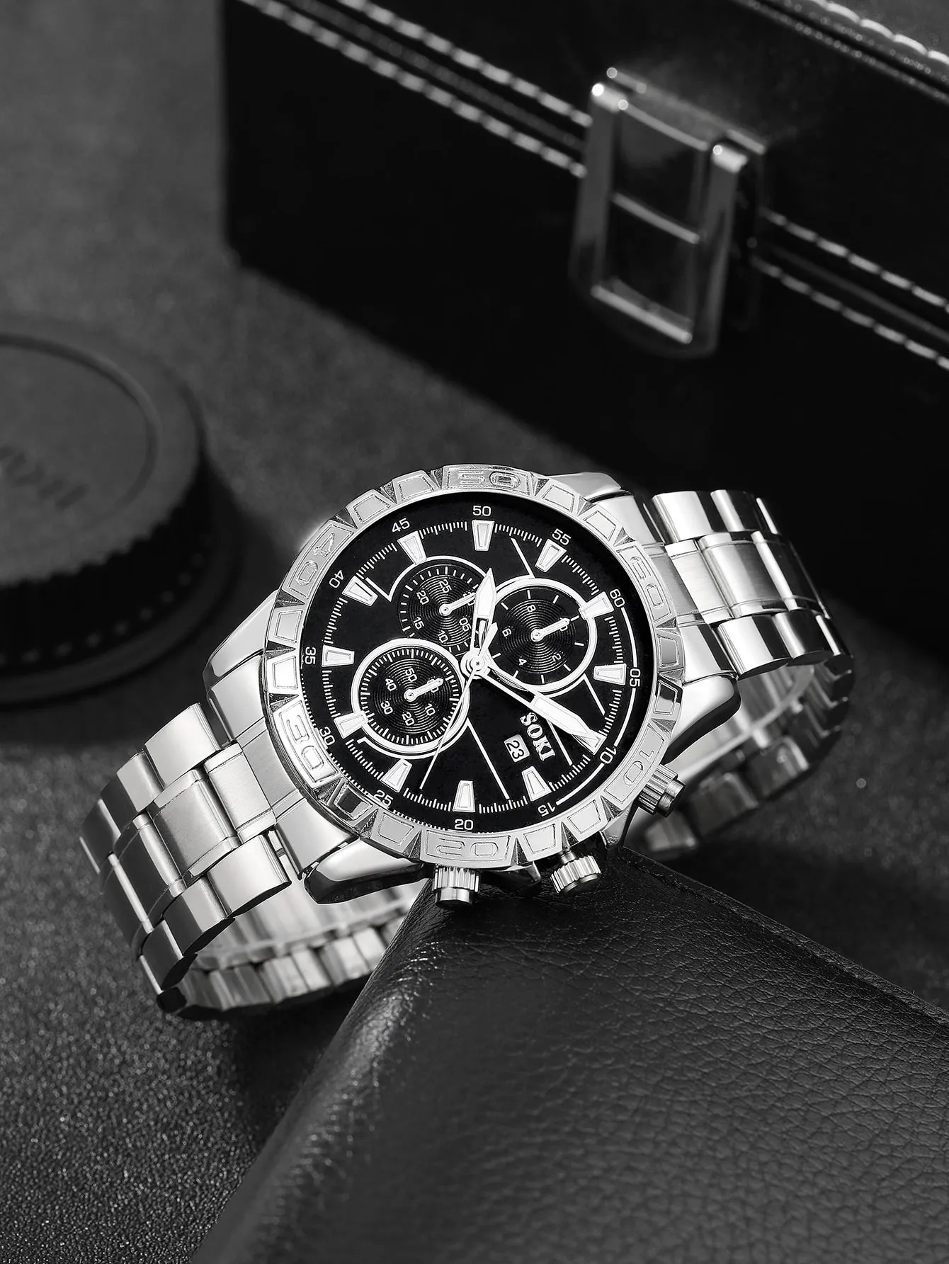 Men Round Pointer Date Quartz Watch & 1pc Bracelet