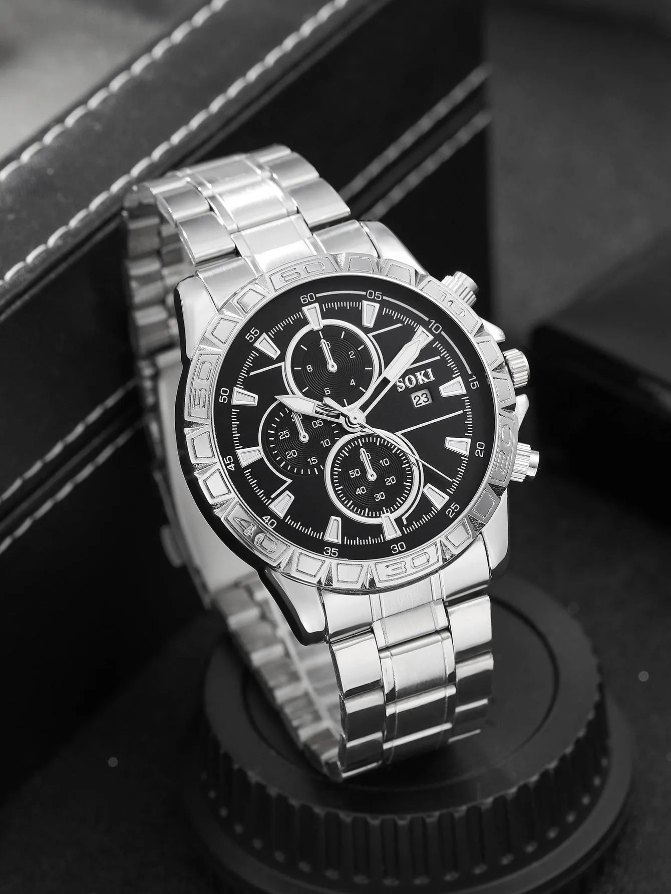 Men Round Pointer Date Quartz Watch & 1pc Bracelet