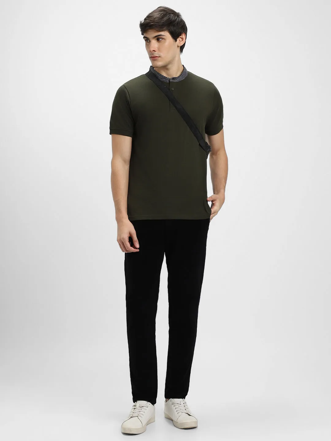 Men's Chambray Collar Regular Fit Solid Olive T-shirt