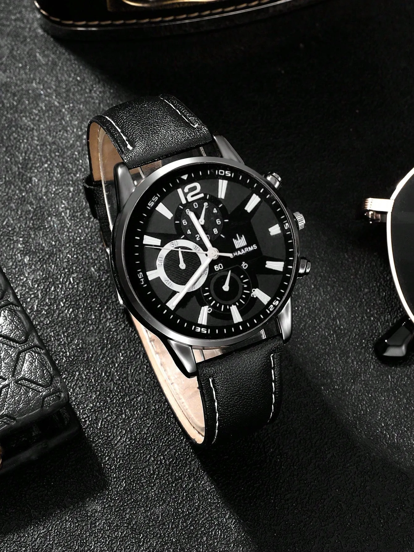 Men's Leisure and Fashionable Quartz Watch 4pcs/Set