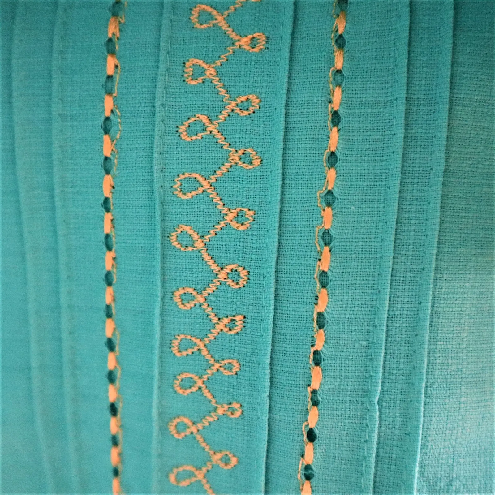 Men’s Linen Short Sleeve Embroidered Guayabera-Turquoise