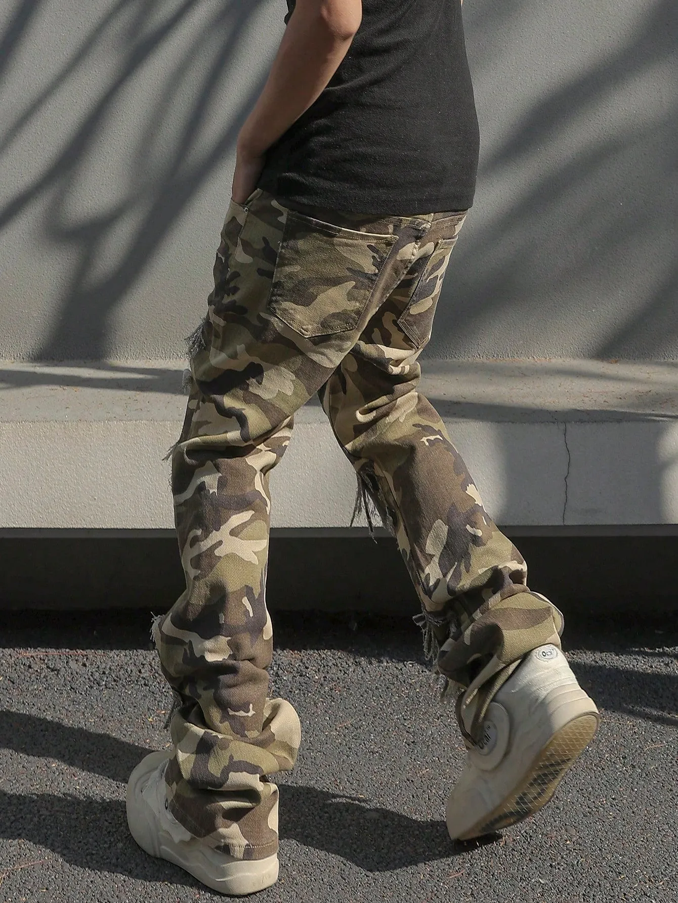 Men's Ripped Frayed Drip  Jeans