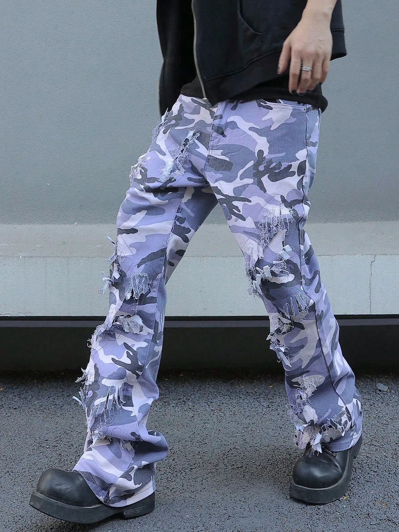 Men's Ripped Frayed Drip  Jeans
