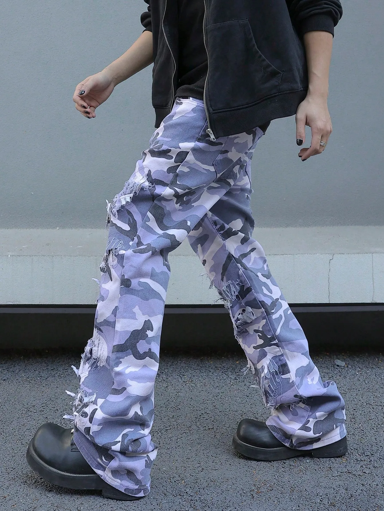 Men's Ripped Frayed Drip  Jeans