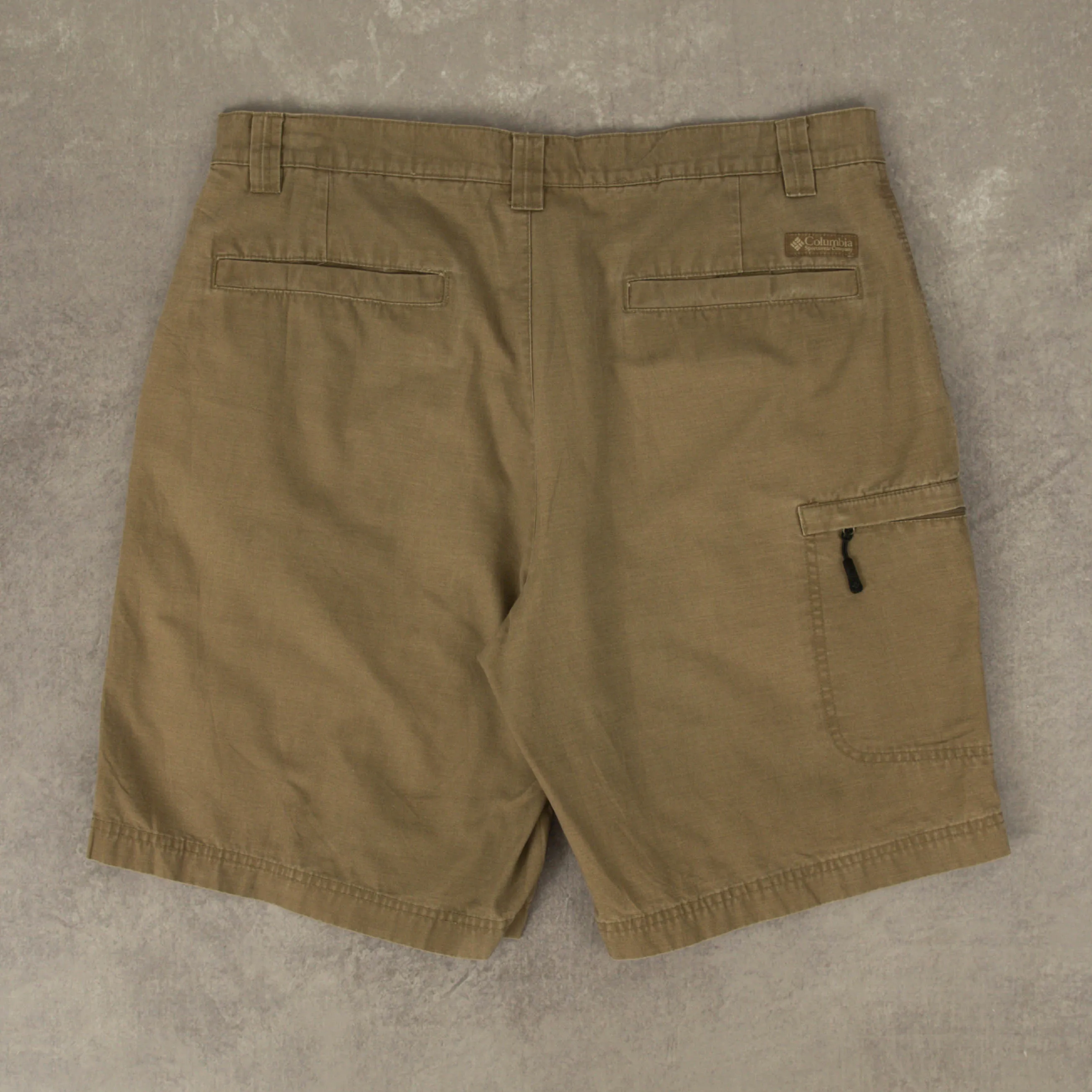 MEN'S VINTAGE COLUMBIA CARGO SHORTS - W36