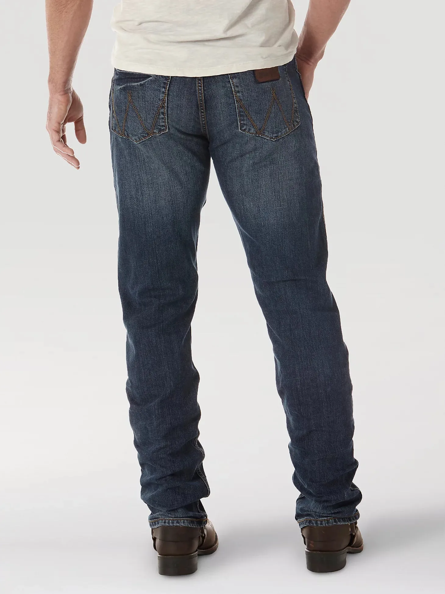MEN'S WRANGLER RETRO® SLIM FIT STRAIGHT LEG - BOZEMAN